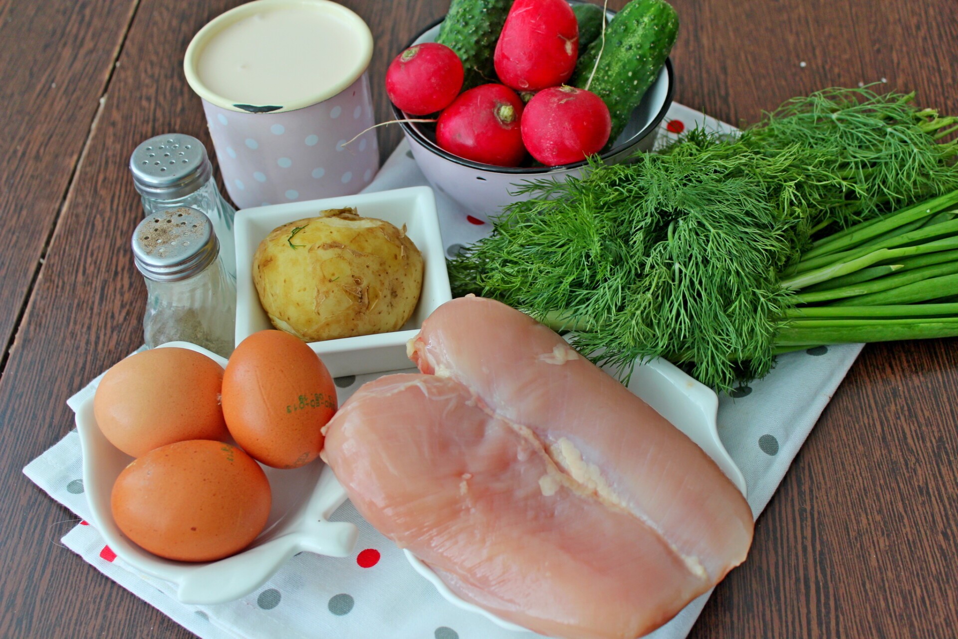 Ингредиенты Окрошка с курицей на ряженке Фото ингредиенты Окрошка с курицей на ряженке