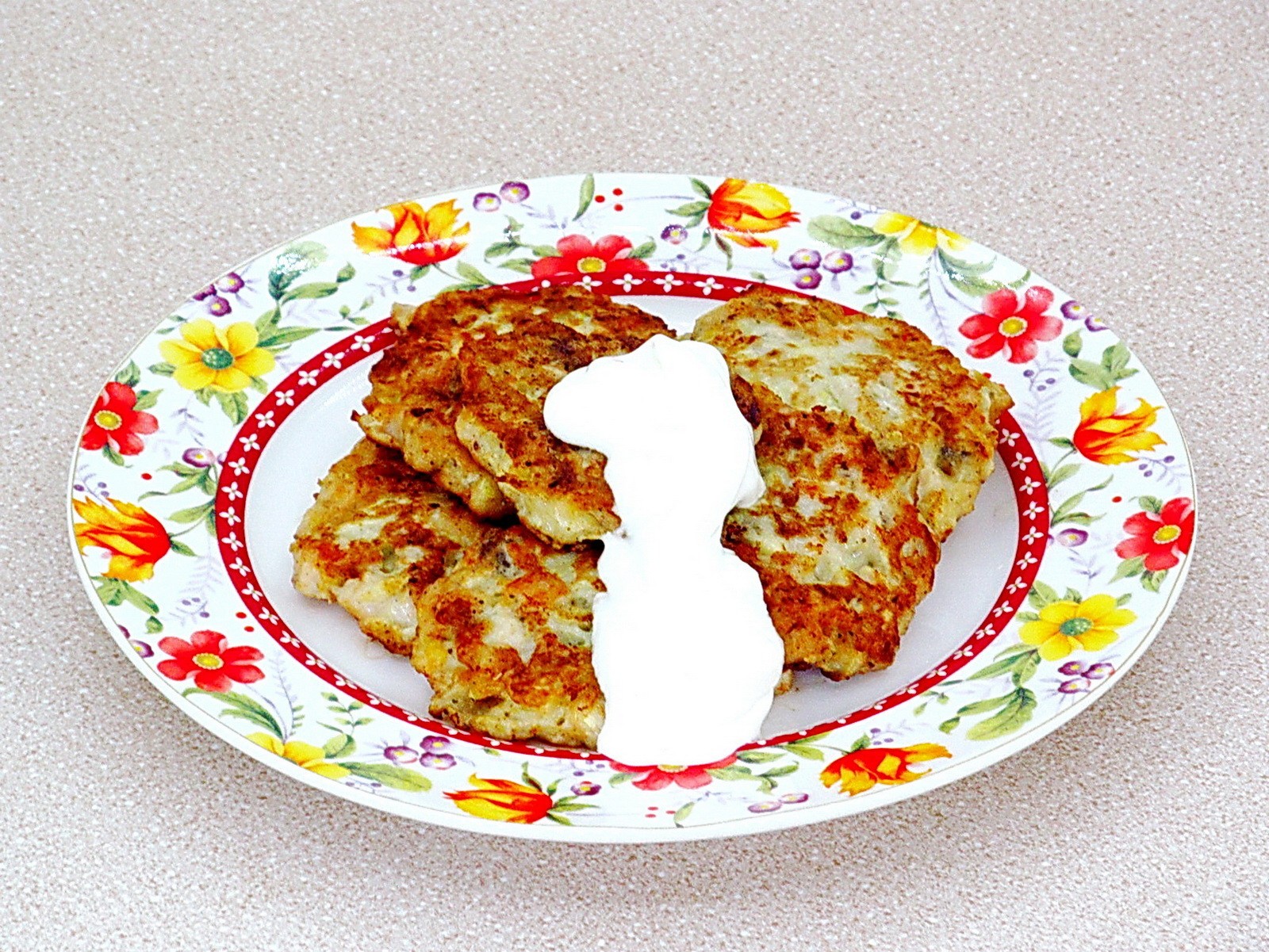 Шаг 6 приготовления Оладьи из кабачков и курицы