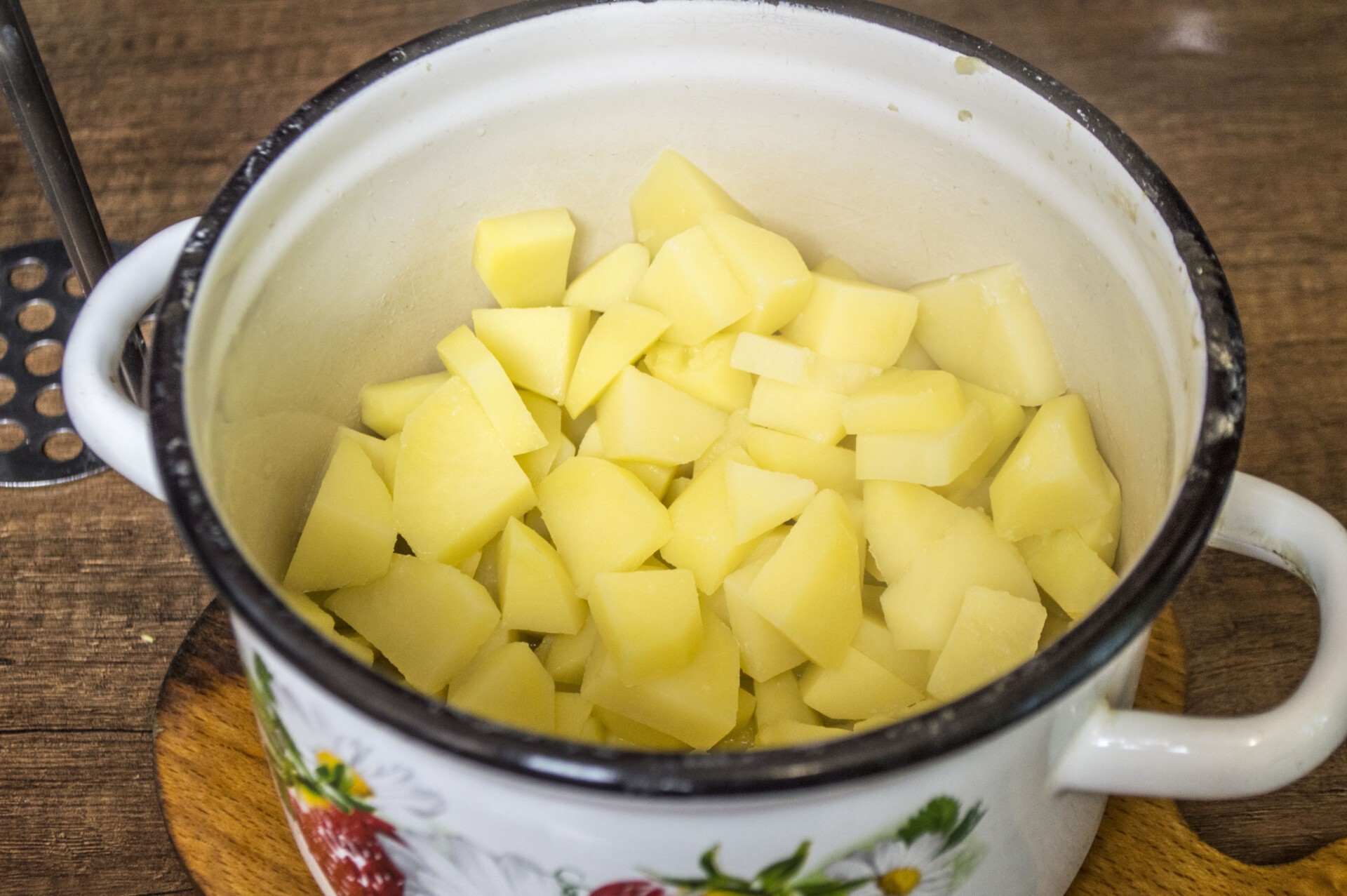 Шаг 4 приготовления Вареники с картошкой и грибами