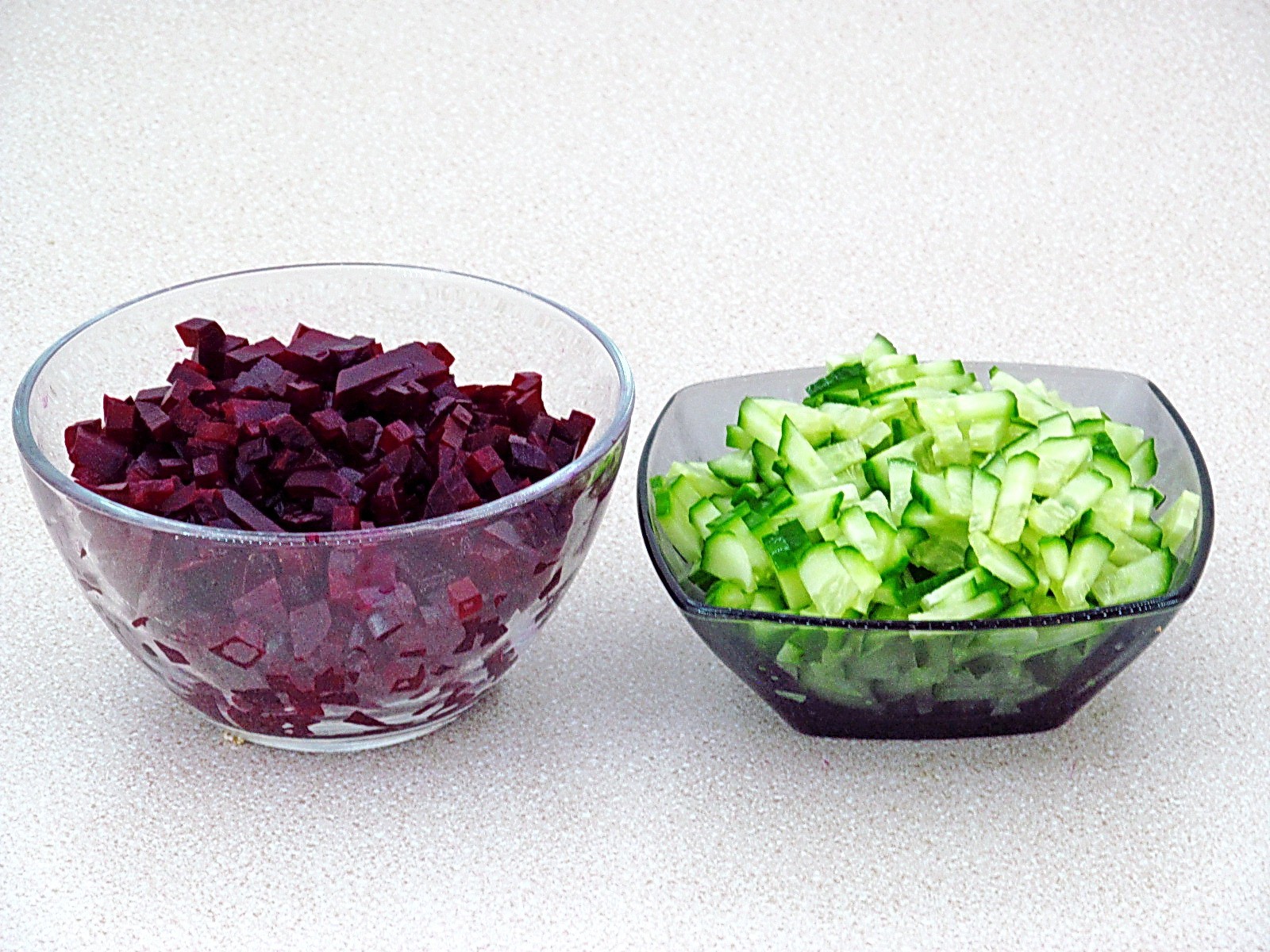 Шаг 2 приготовления Холодный свекольник с курицей
