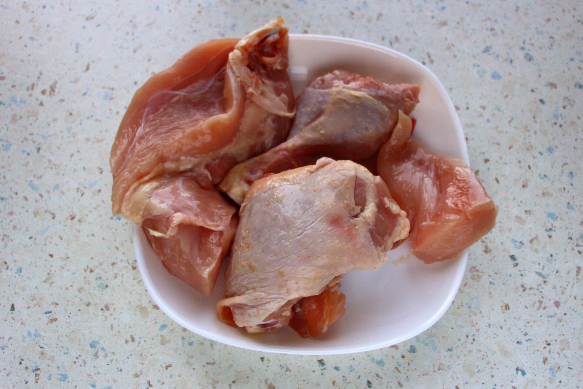 Шаг 1 приготовления Быстрый плов с курицей в кастрюле