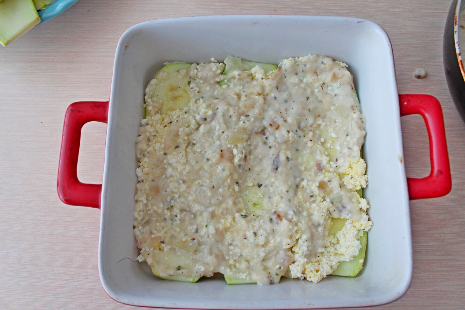 Шаг 12 приготовления Низкокалорийная лазанья из кабачков с курицей