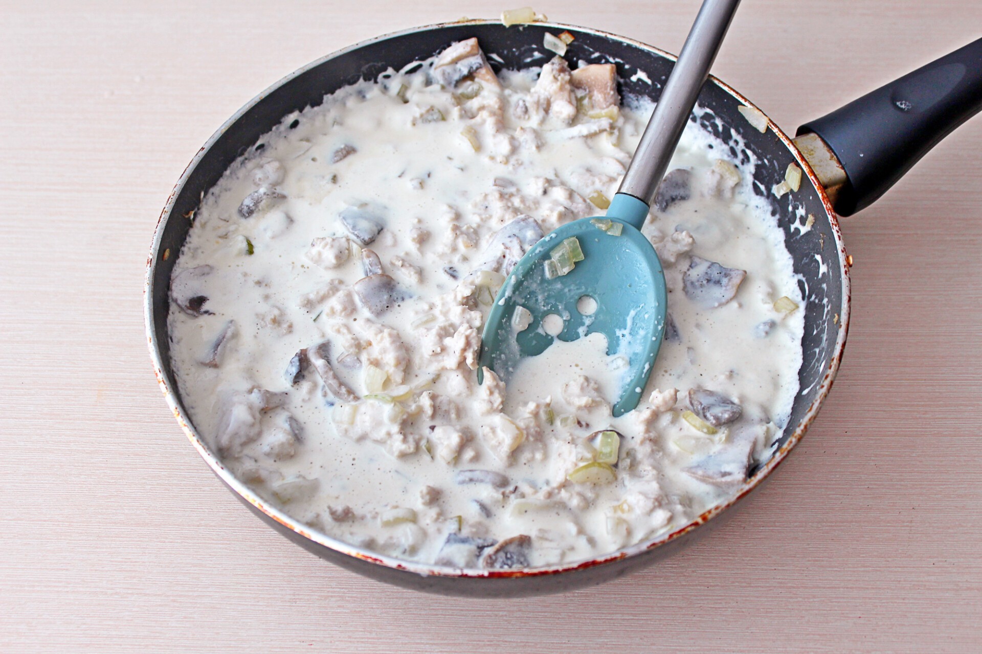 Шаг 3 приготовления Запеканка из кабачков с фаршем и овощами