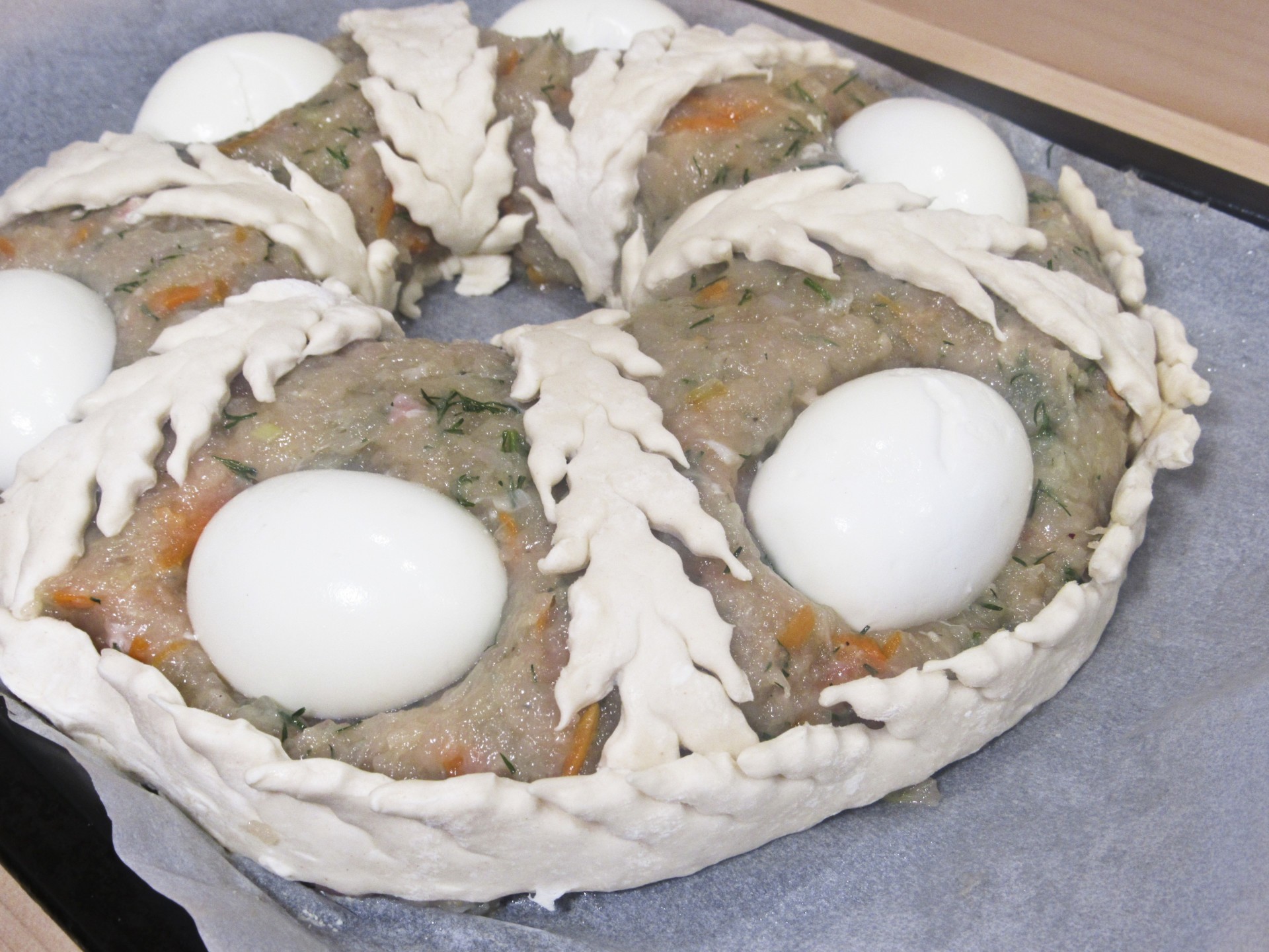 Шаг 16 приготовления Мясной пирог со слоеным тестом