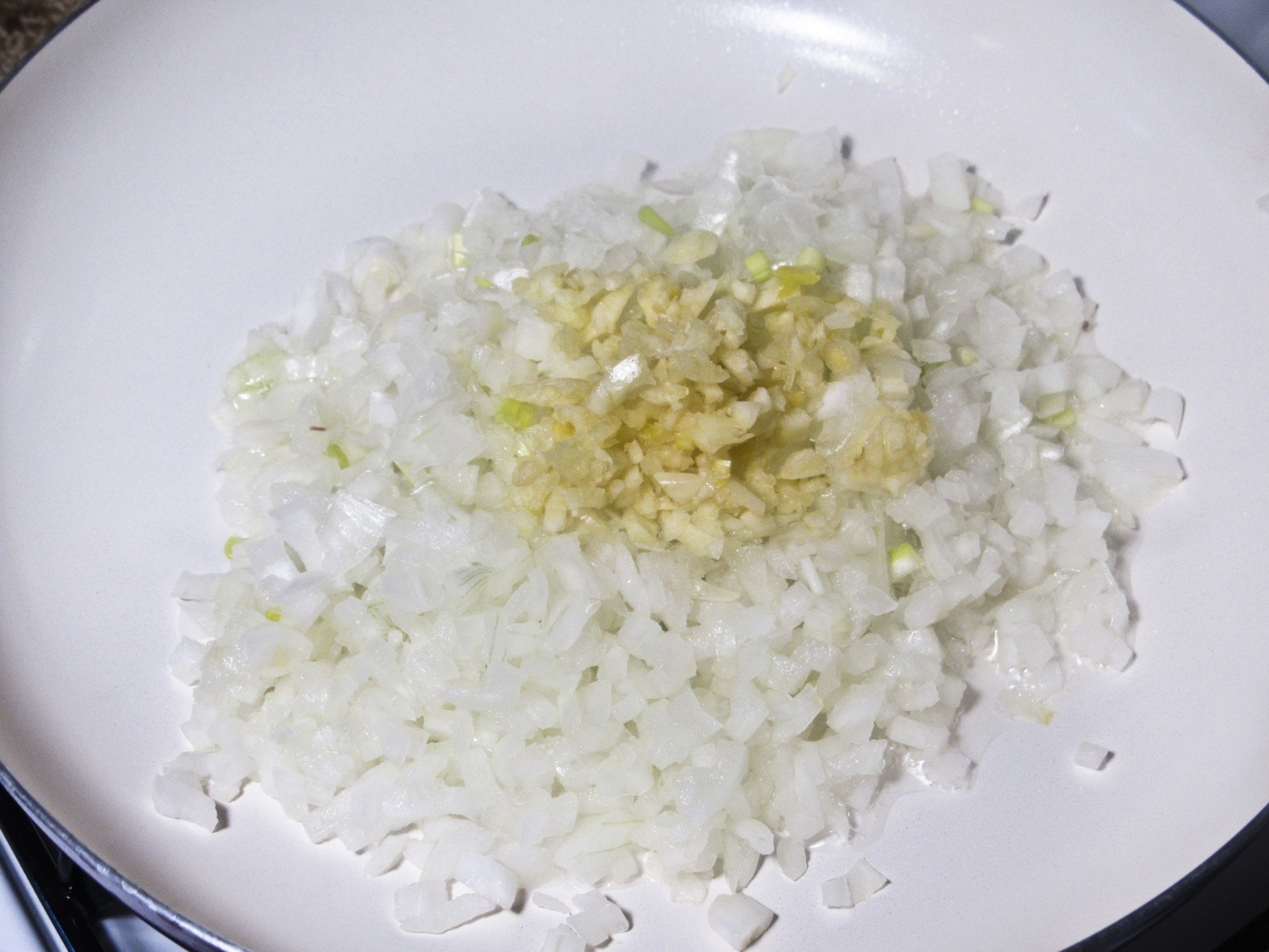 Шаг 4 приготовления Мясной пирог со слоеным тестом