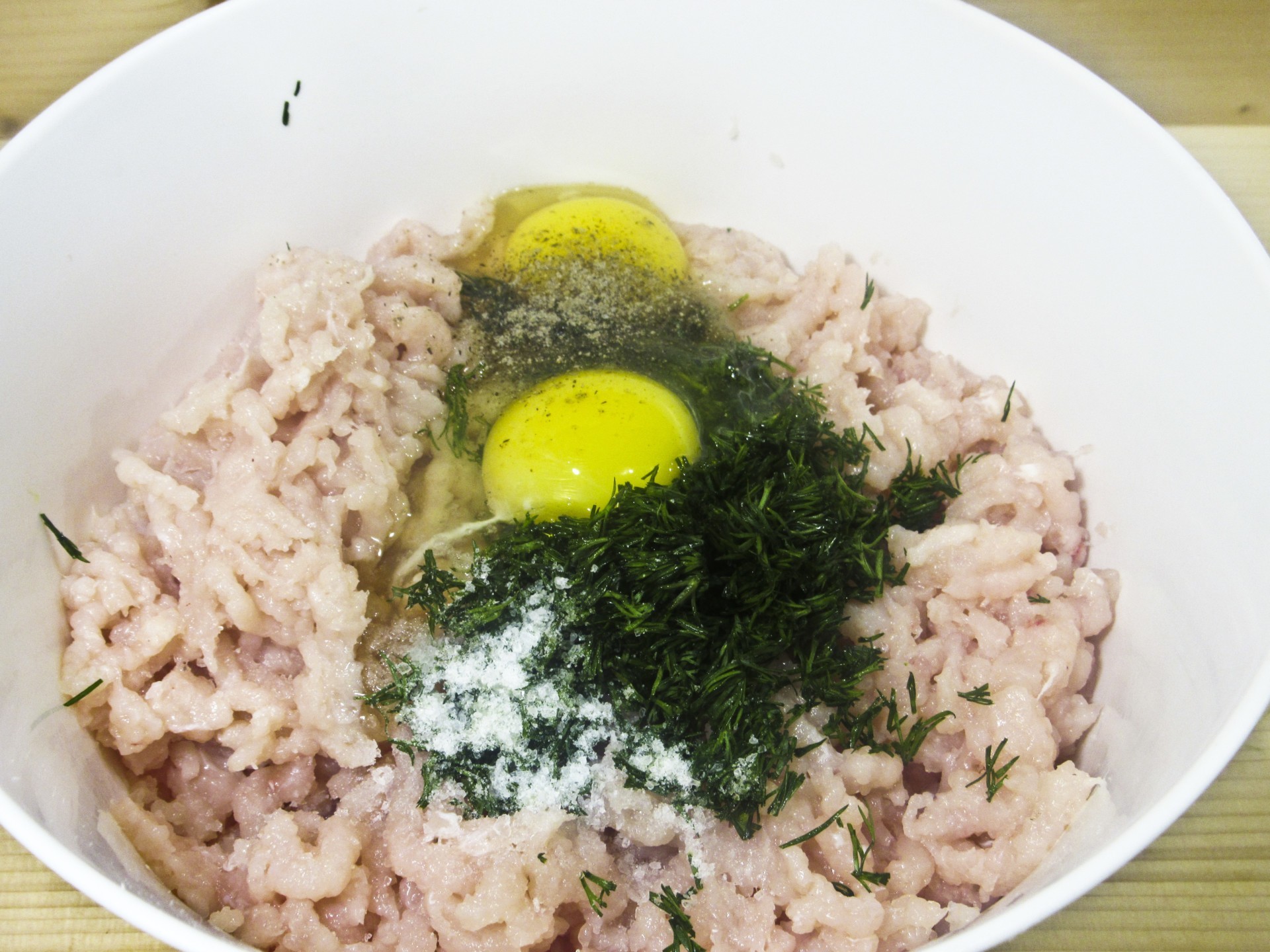 Шаг 8 приготовления Мясной пирог со слоеным тестом