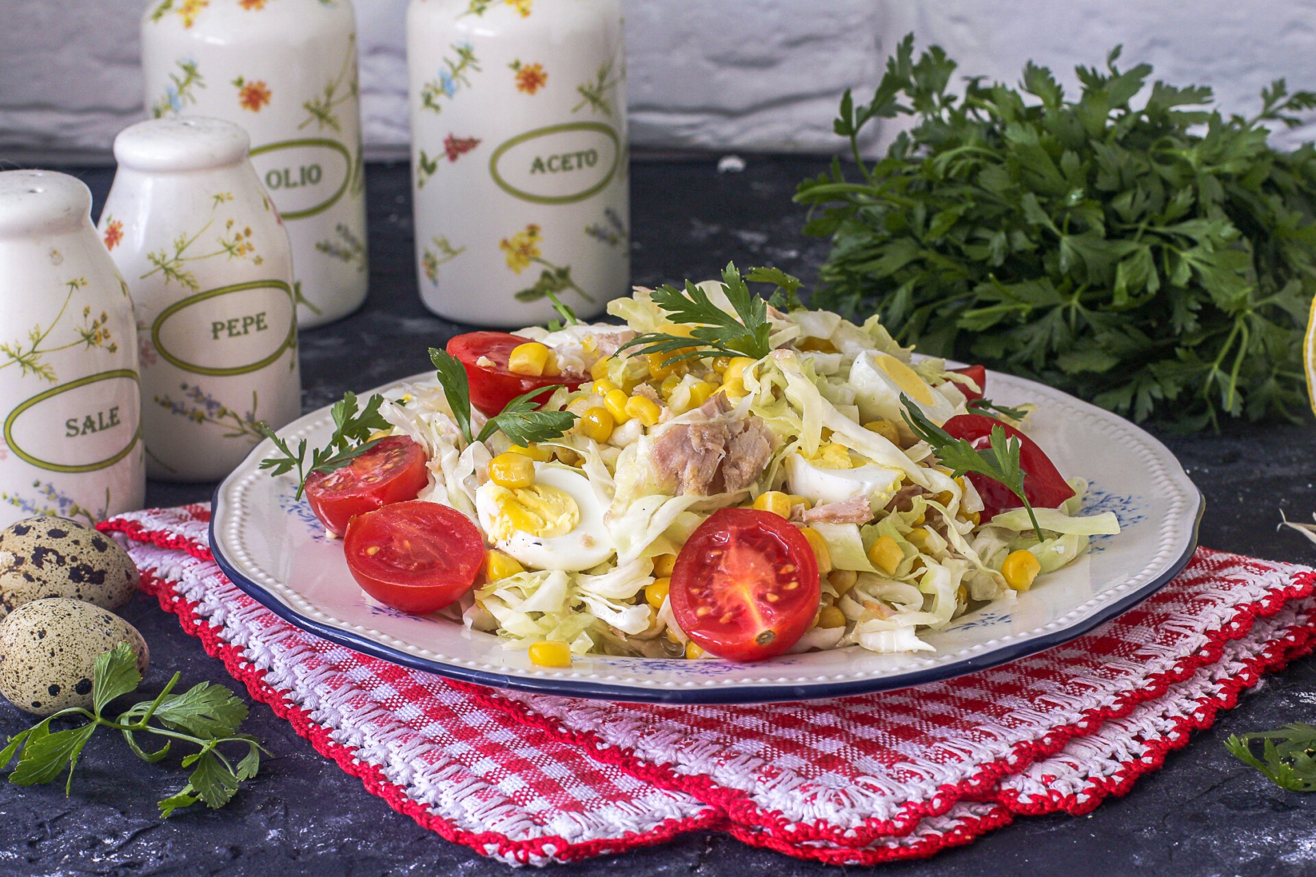 Шаг 9 приготовления Салат из капусты с тунцом и кукурузой