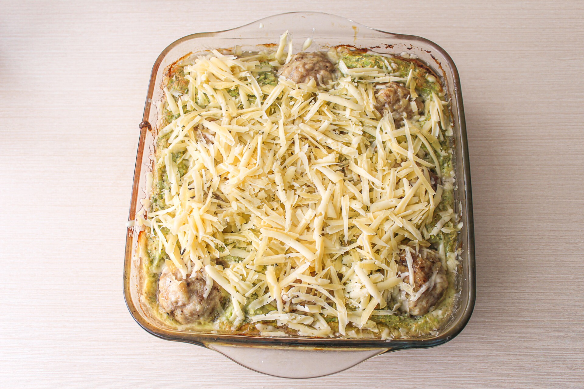 Шаг 10 приготовления Пирог-запеканка из кабачков с фрикадельками