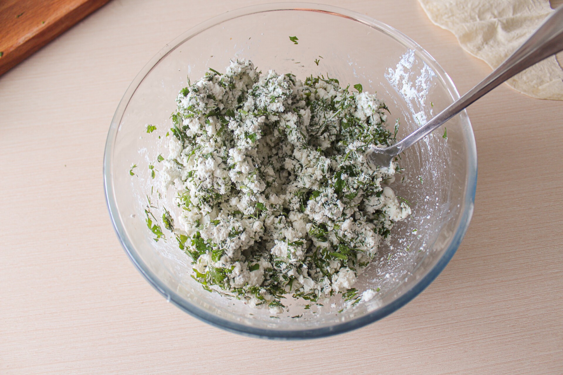Шаг 2 приготовления Сигара бёрек (Sigara börek) из лаваша