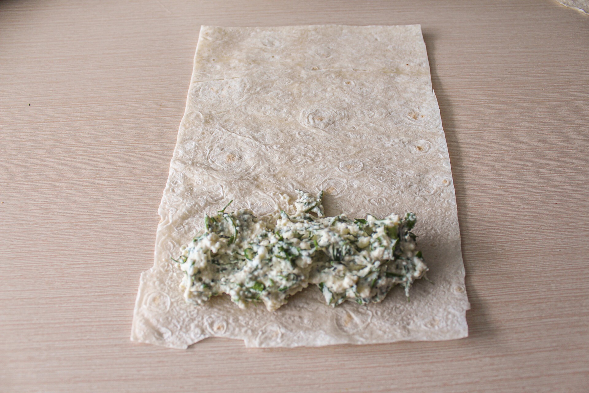 Шаг 5 приготовления Сигара бёрек (Sigara börek) из лаваша