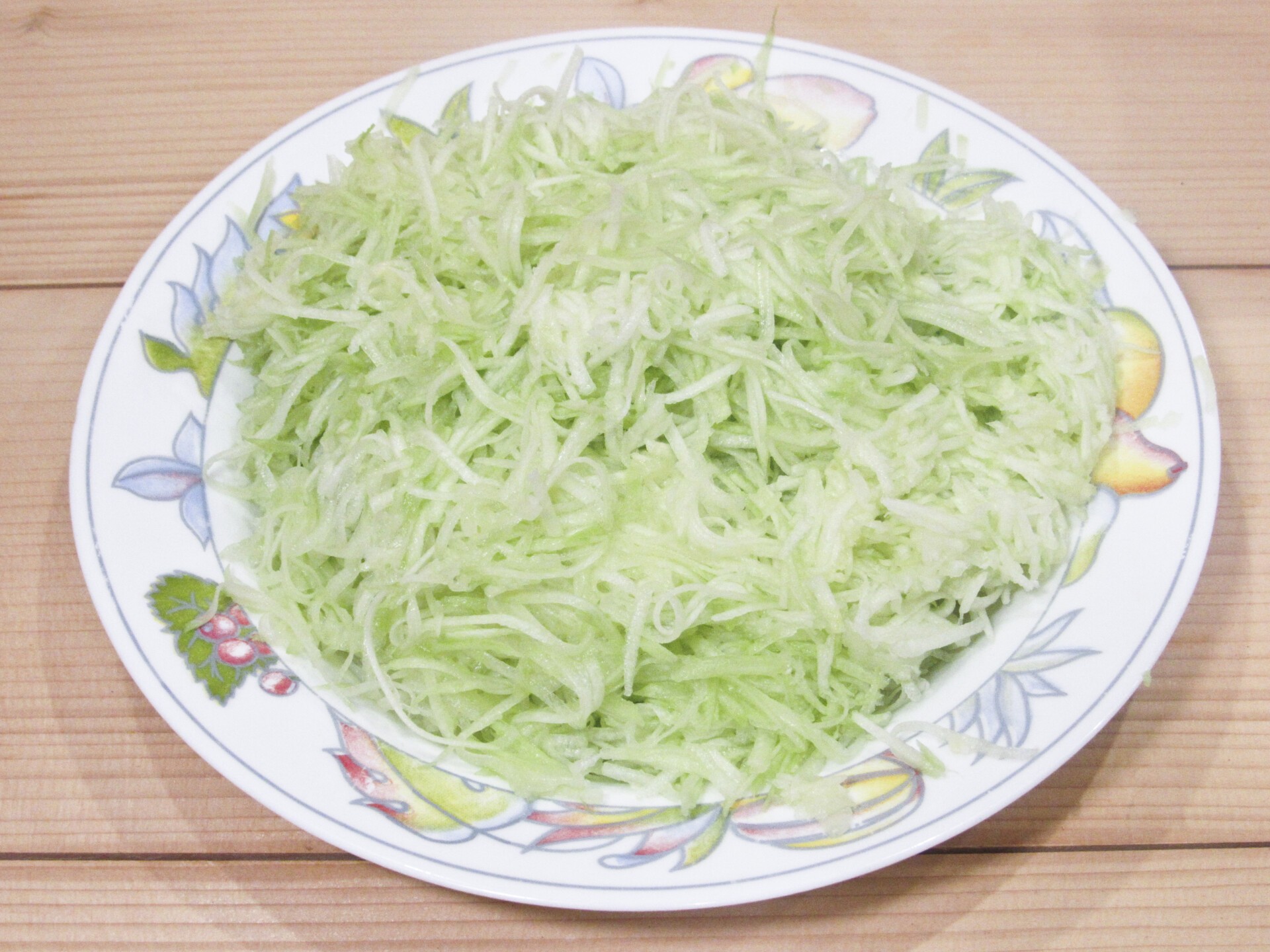 Шаг 1 приготовления Кабачковые оладьи с куриным фаршем