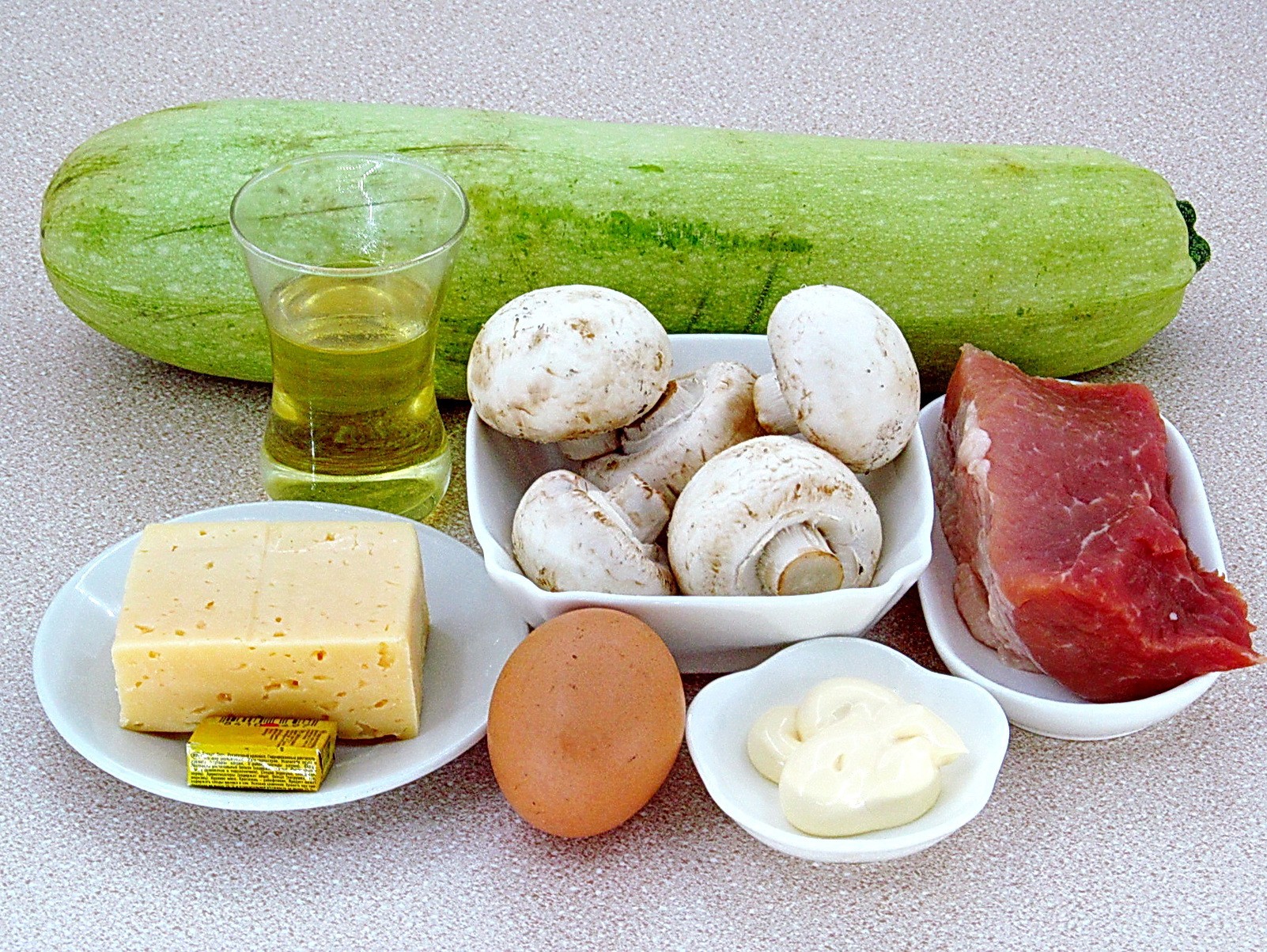 Ингредиенты Кабачки-бублики с мясом и грибами Фото ингредиенты Кабачки-бублики с мясом и грибами
