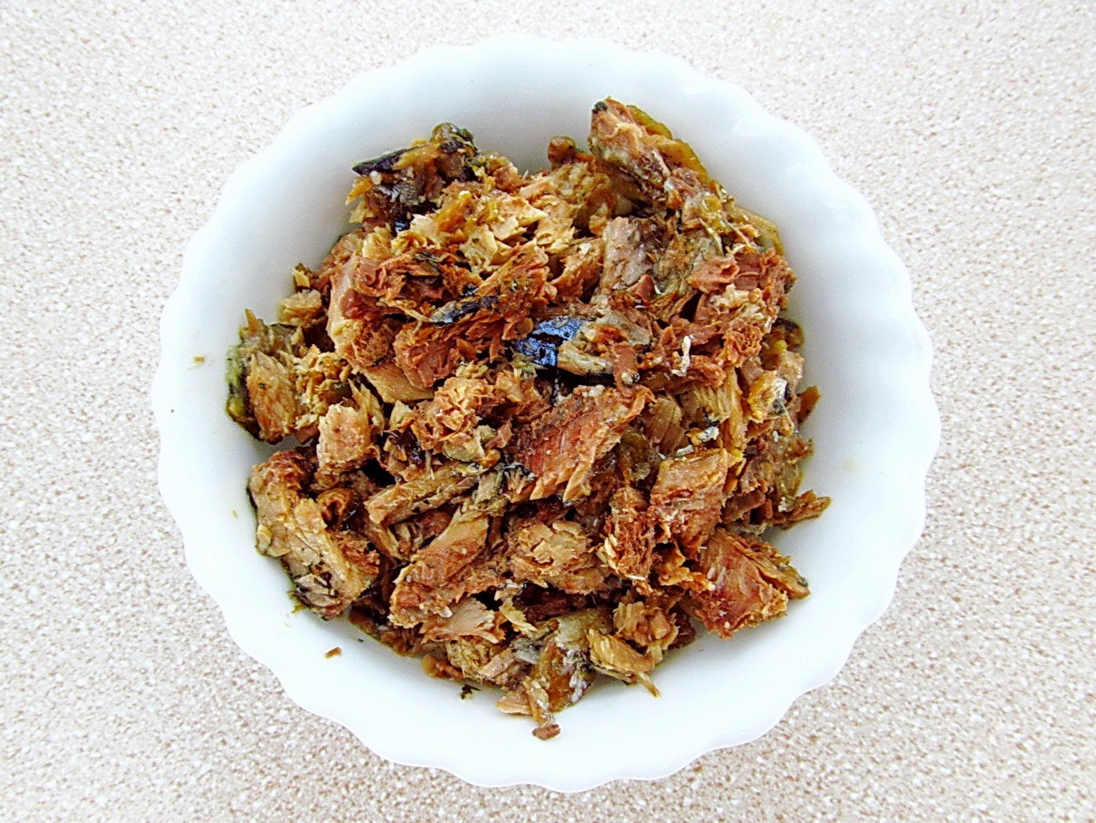 Шаг 2 приготовления Салат из сайры с яйцом и картошкой