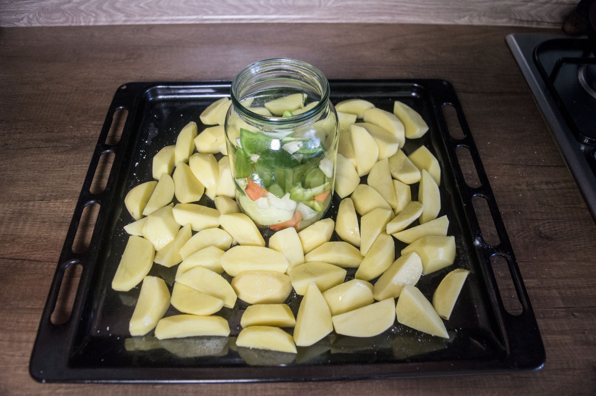 Шаг 5 приготовления Курица на банке в духовке