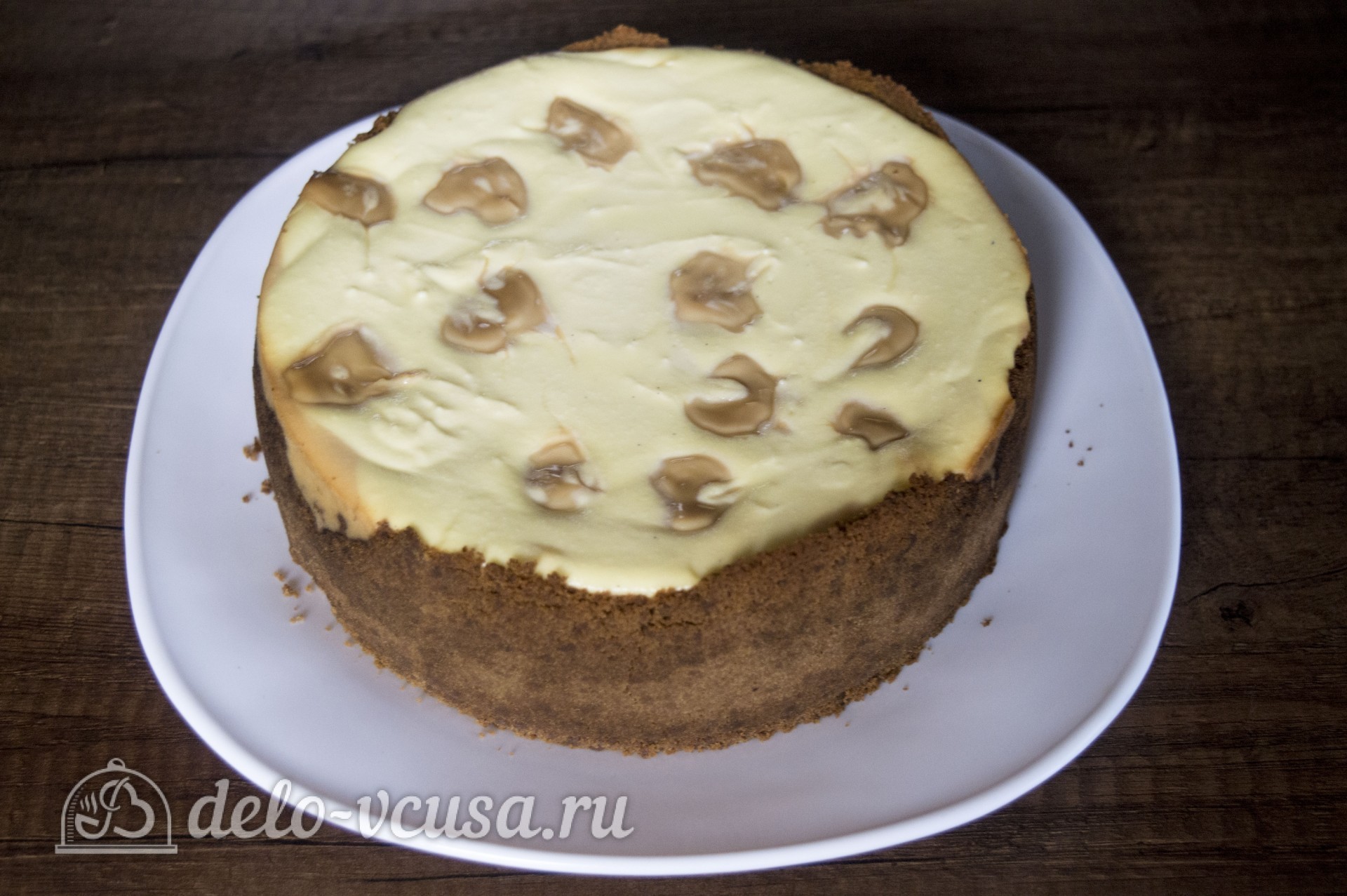 Шаг 7 приготовления Чизкейк Дульче де Лече (Dulce de Leche)