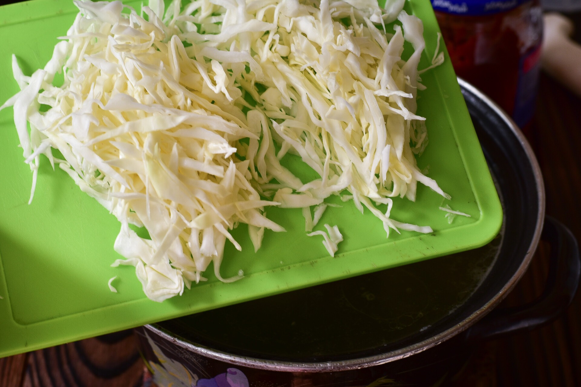 Шаг 4 приготовления Борщ с курицей без свеклы