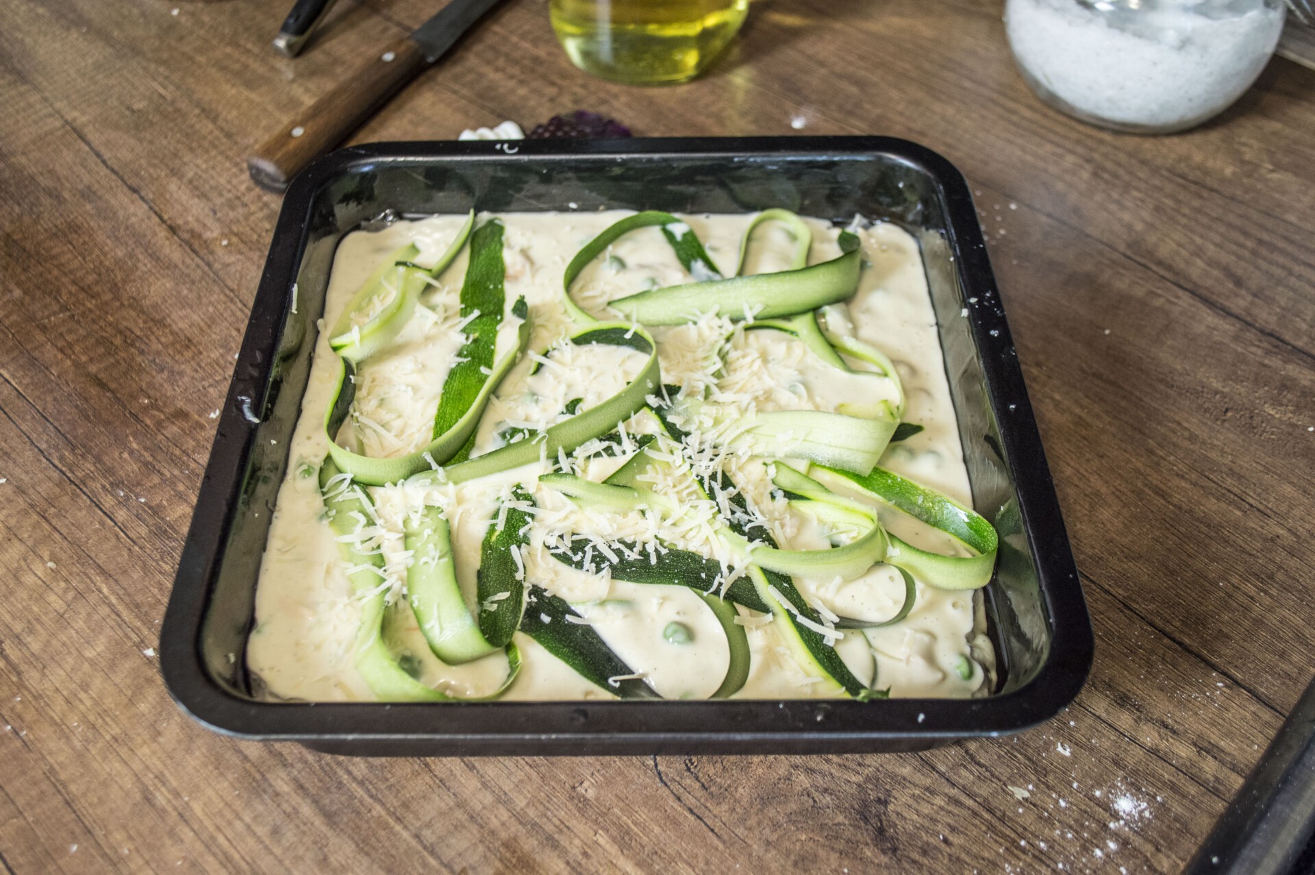 Шаг 6 приготовления Заливной пирог с курицей и кабачками