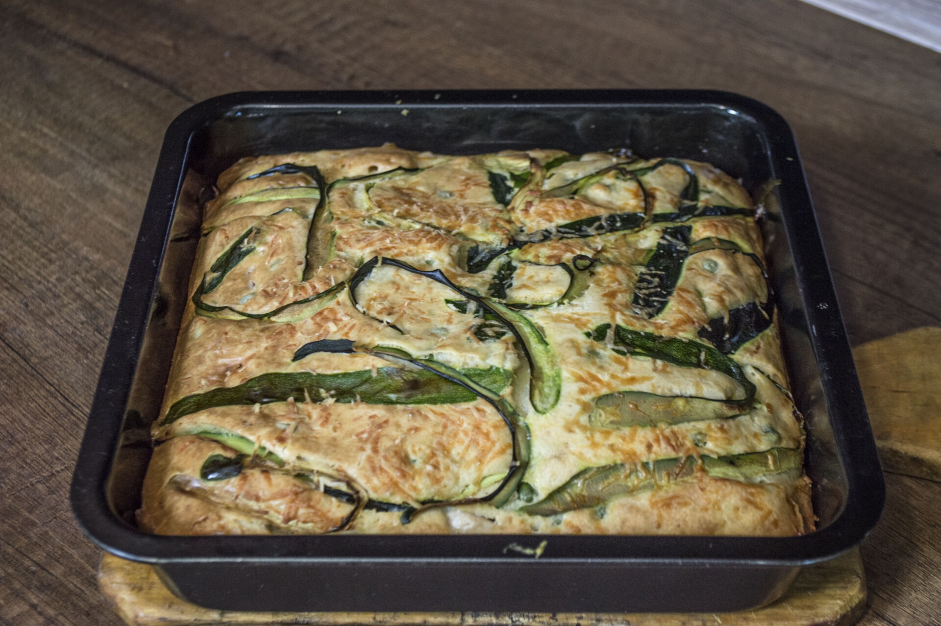 Шаг 7 приготовления Заливной пирог с курицей и кабачками