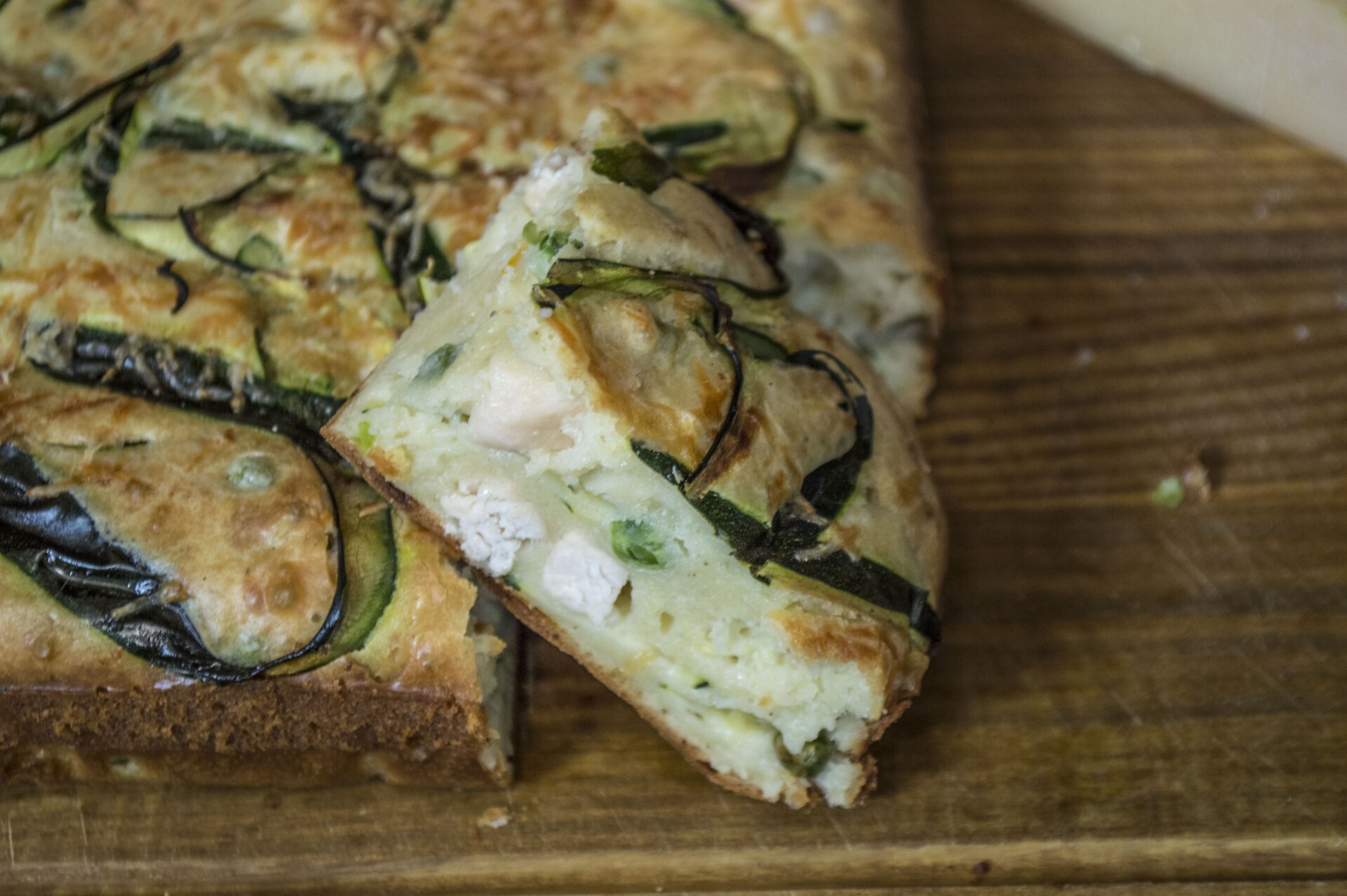 Шаг 8 приготовления Заливной пирог с курицей и кабачками