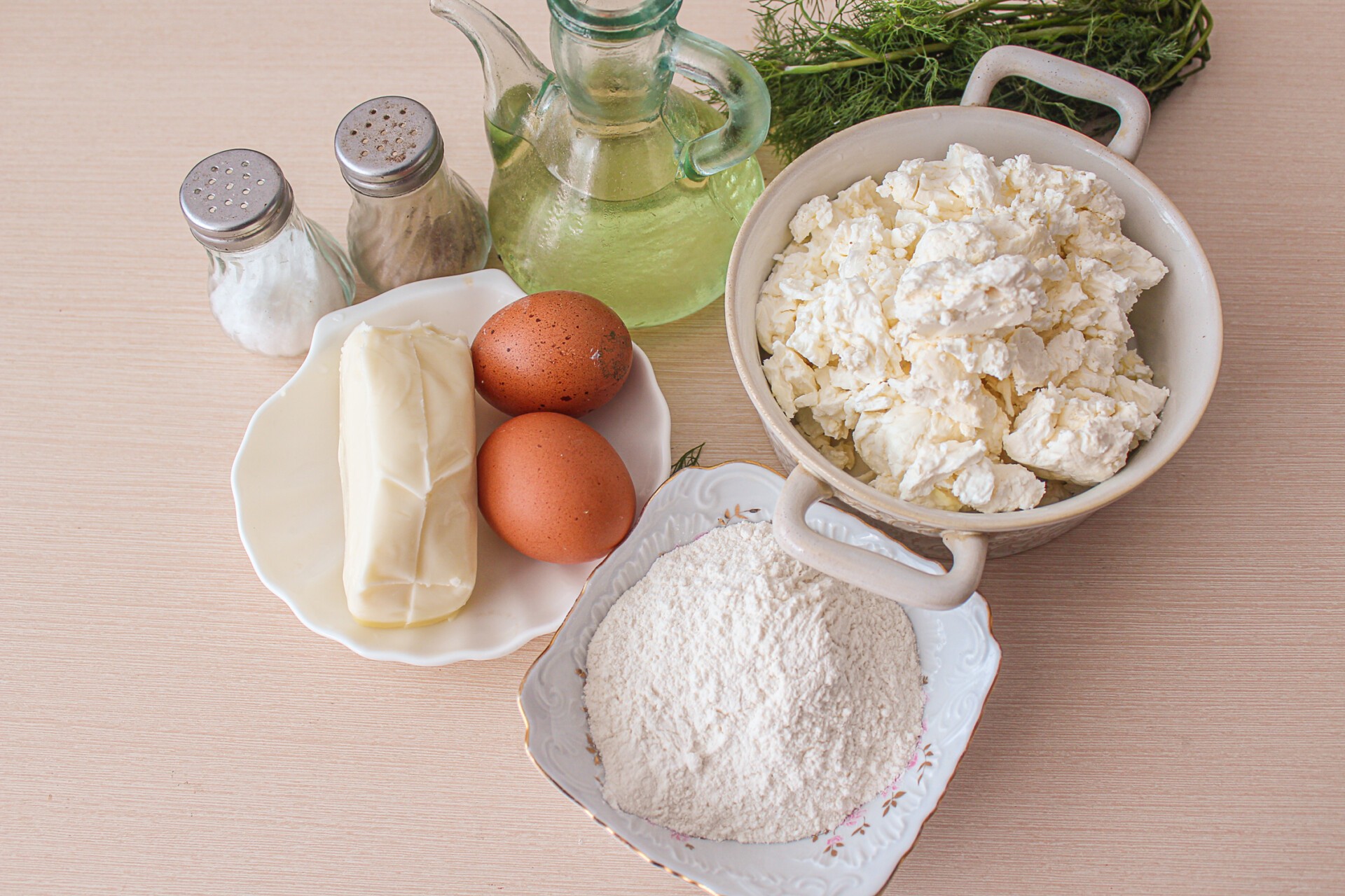 Ингредиенты Сырники с сыром и зеленью Фото ингредиенты Сырники с сыром и зеленью