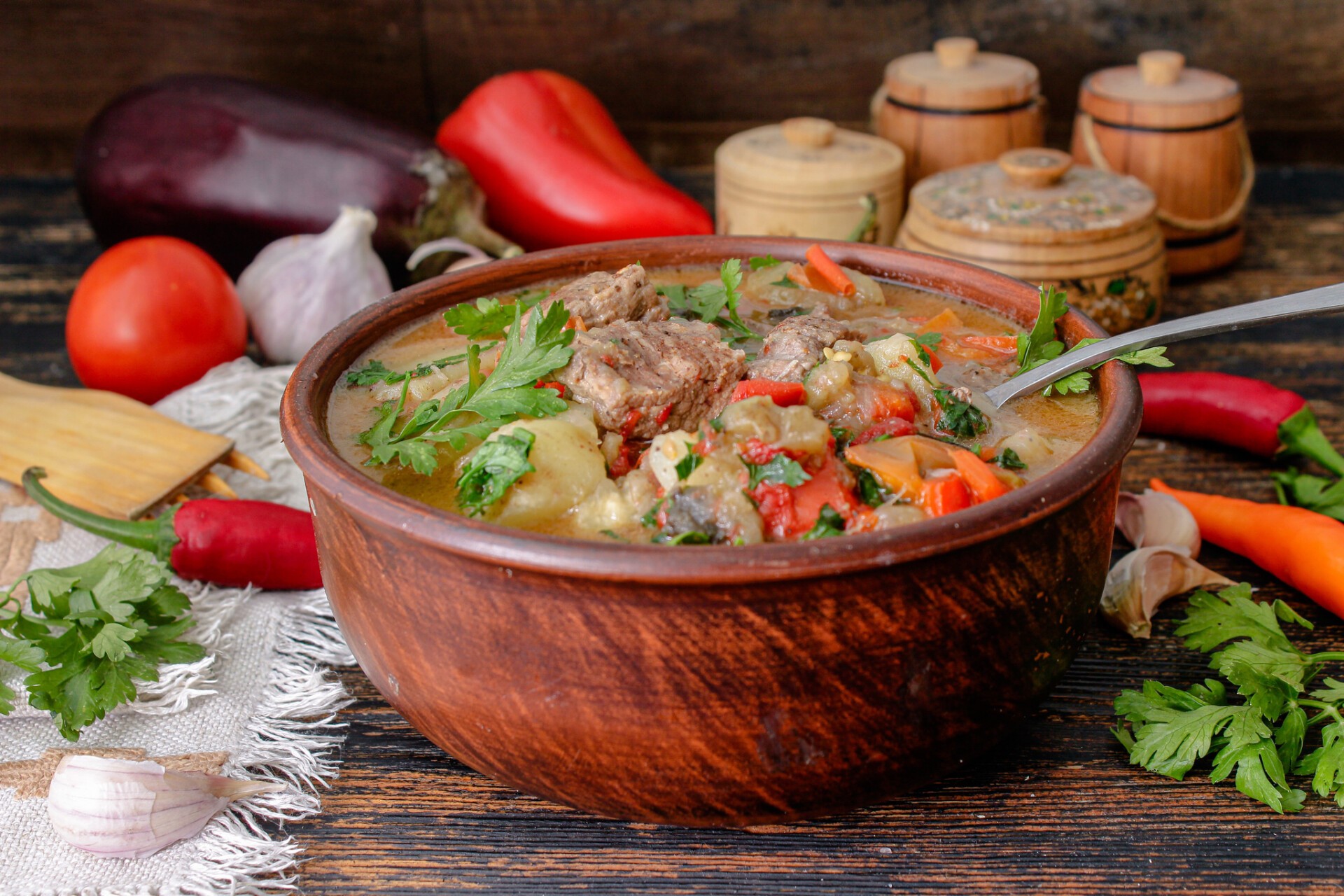 Обложка рецепта Тушеная говядина с картошкой и овощами