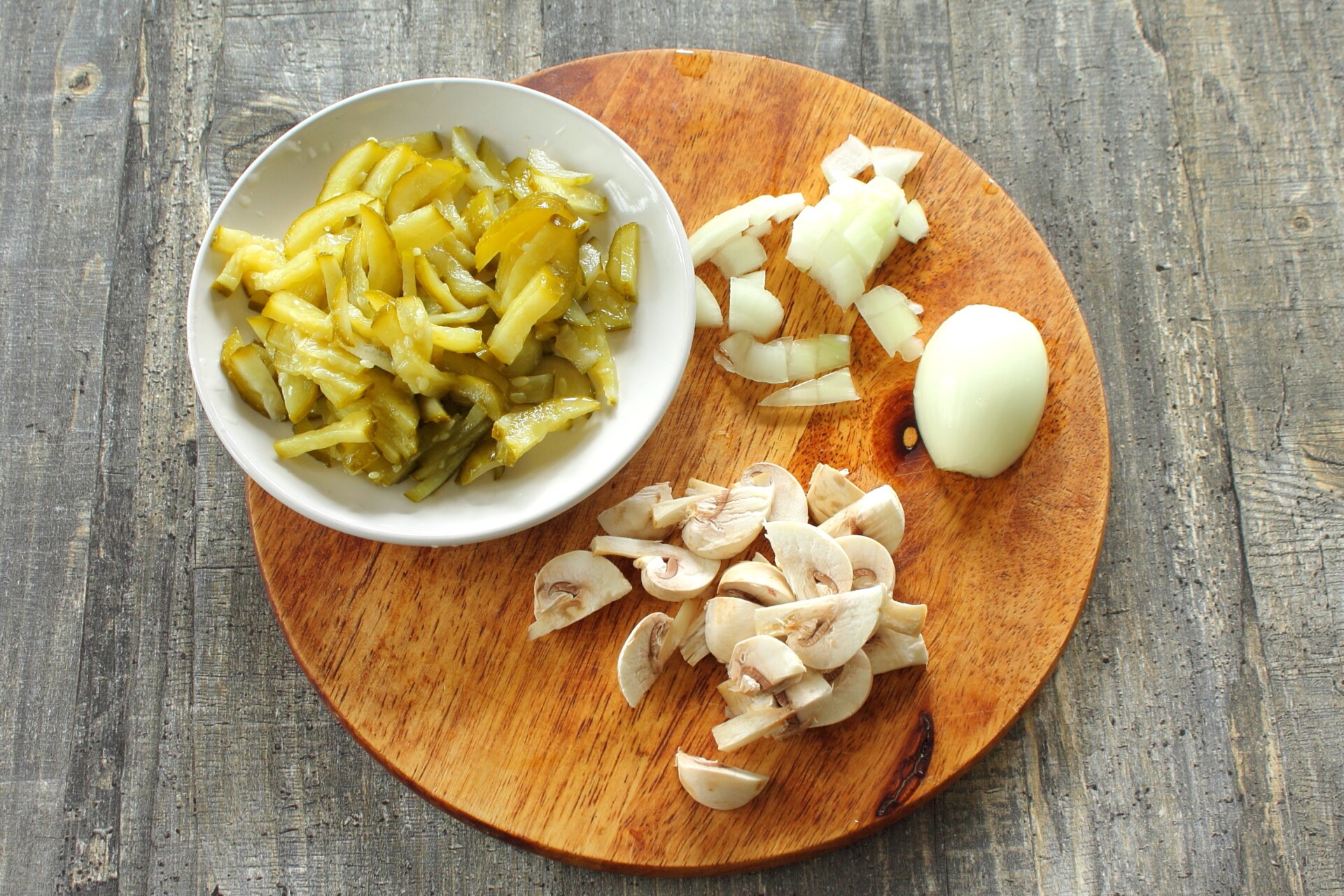 Шаг 1 приготовления Солянка с грибами и картошкой