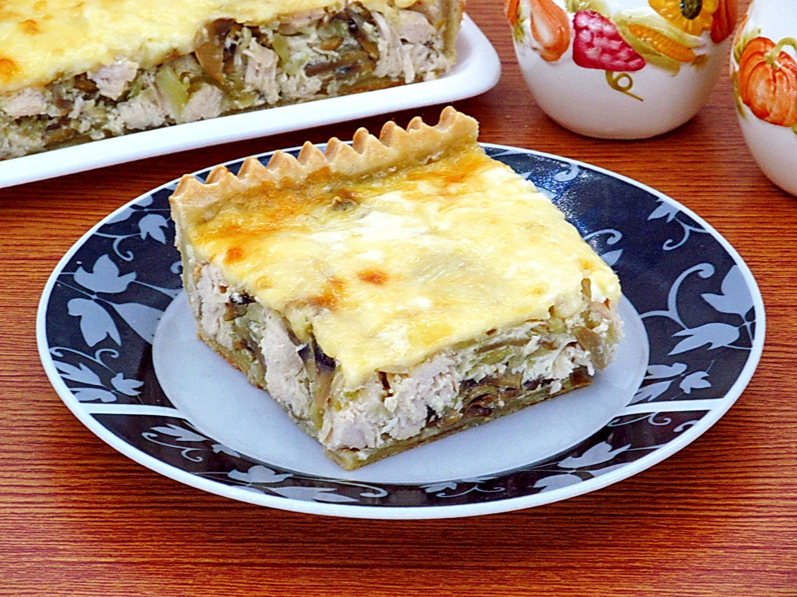 Шаг 27 приготовления Заливной пирог с курицей, грибами и капустой