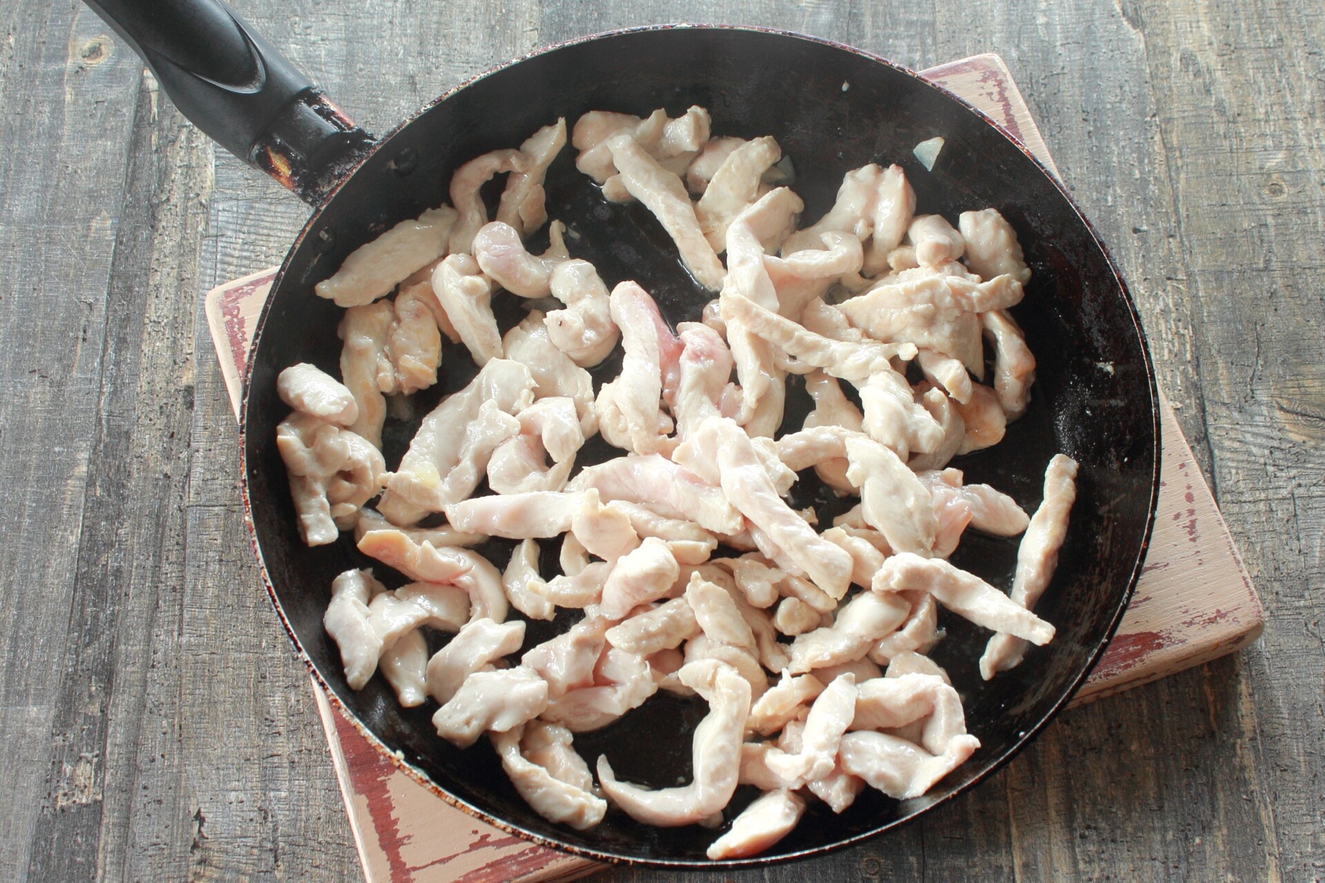 Шаг 4 приготовления Салат с баклажанами и курицей
