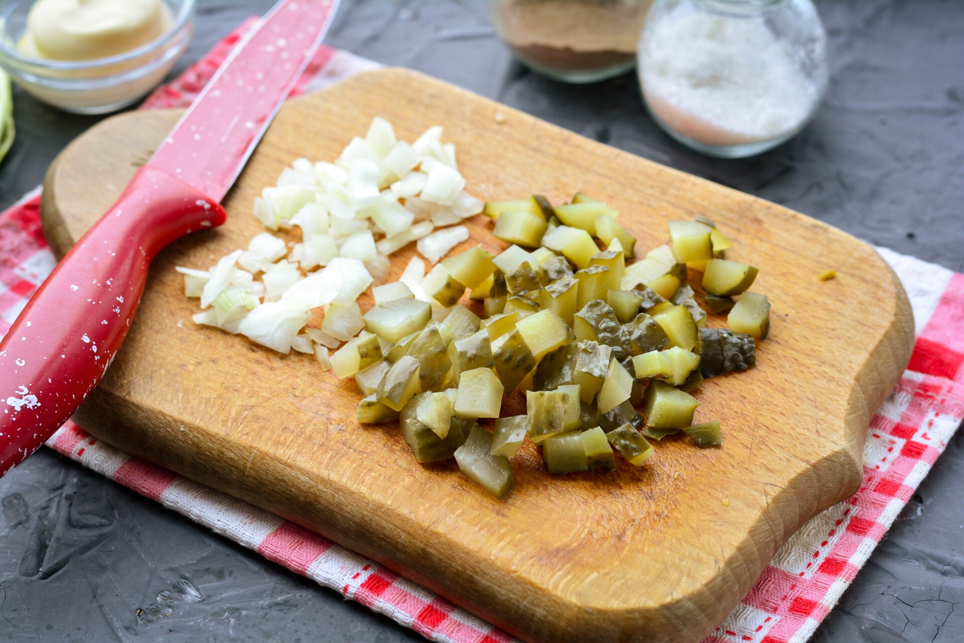 Шаг 4 приготовления Винегрет с яйцом и майонезом