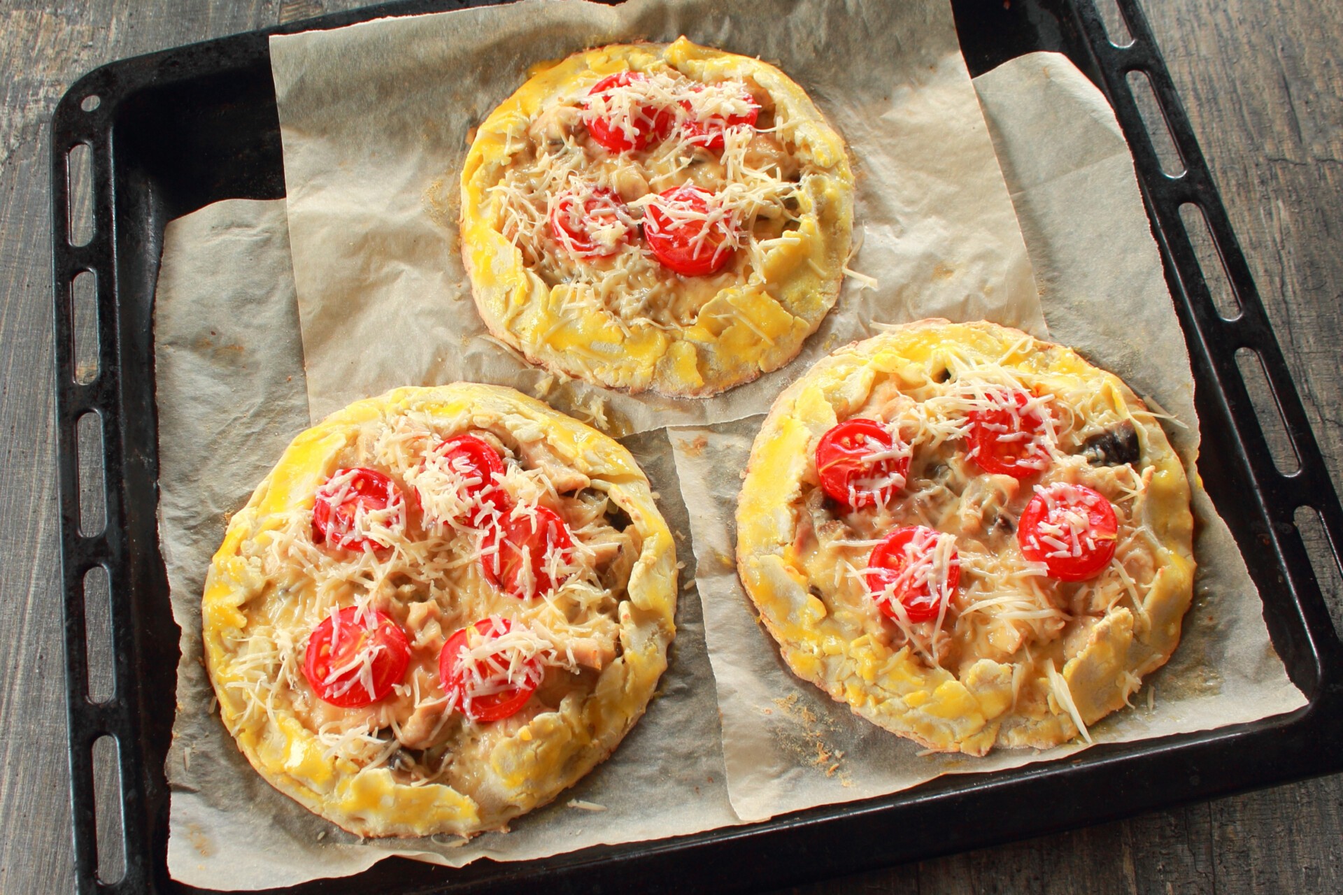 Шаг 13 приготовления Галета с курицей и грибами