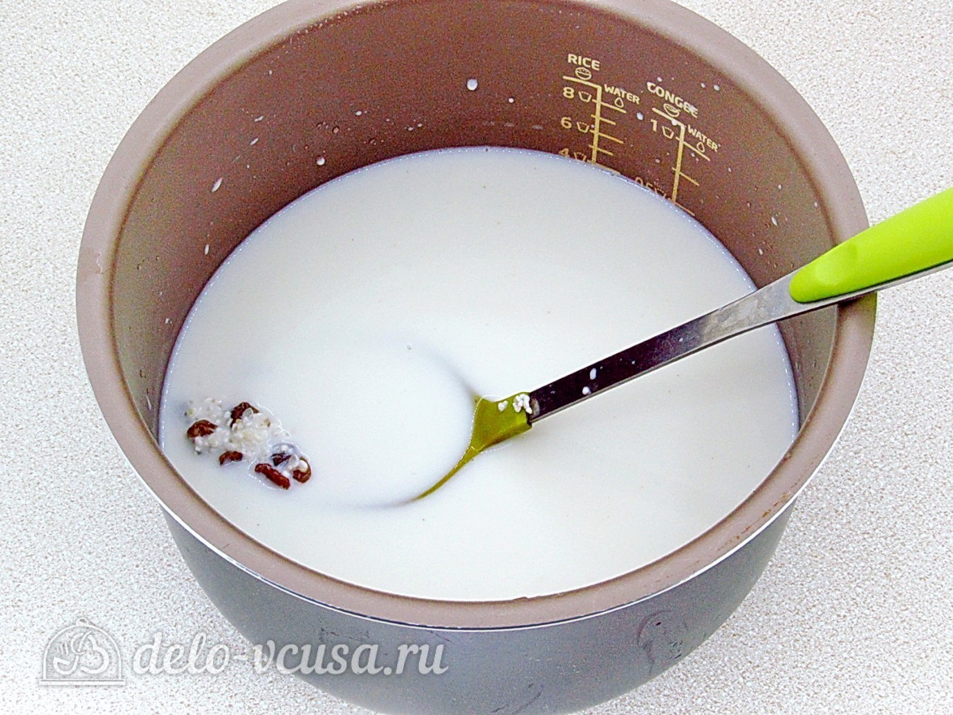 Шаг 2 приготовления Рисовая каша на молоке с изюмом