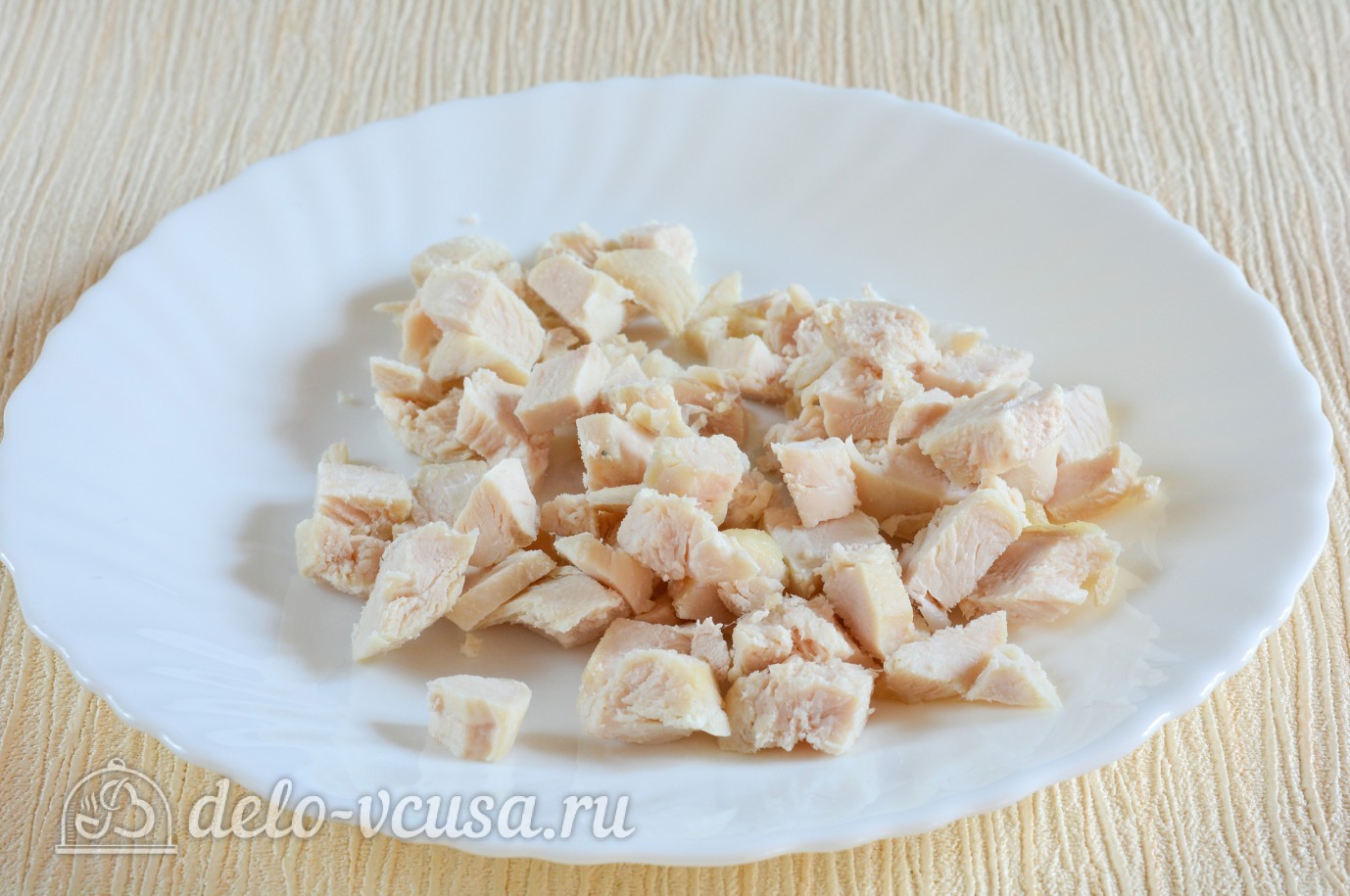 Шаг 1 приготовления Салат с курицей и ананасами