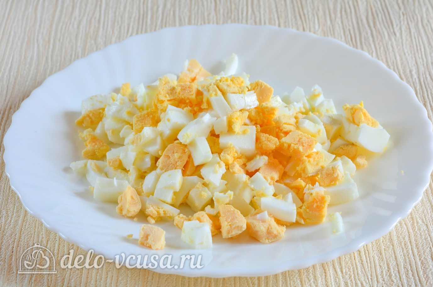 Шаг 3 приготовления Салат с курицей и ананасами