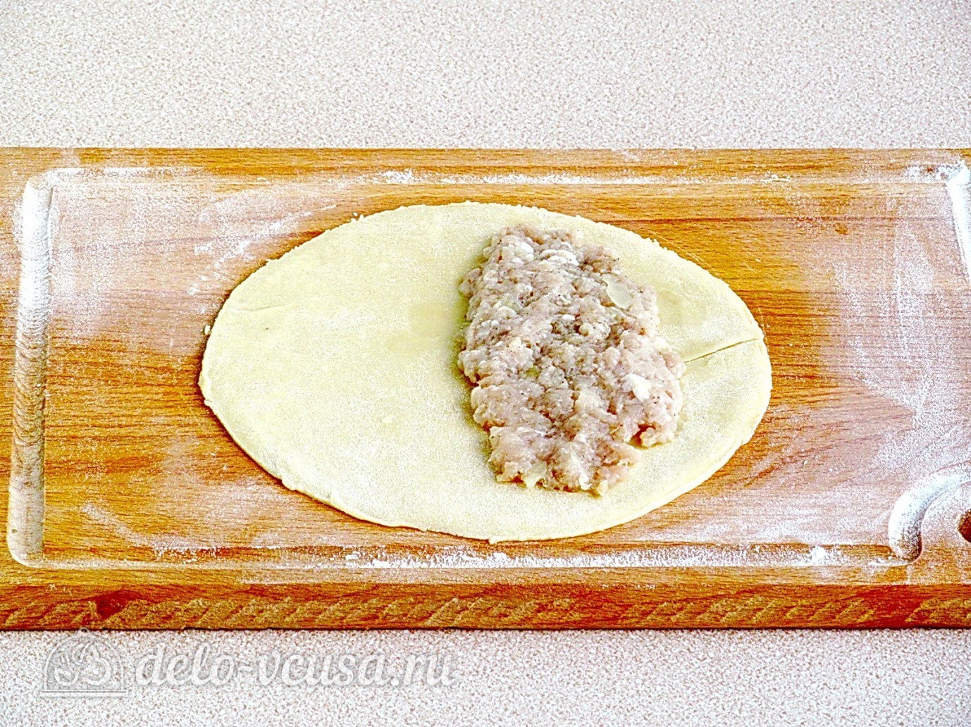Шаг 10 приготовления Чебуреки на кефире с мясом