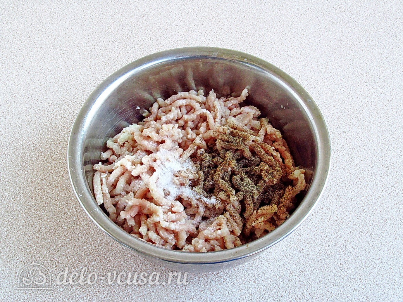Шаг 2 приготовления Чебуреки на кефире с мясом