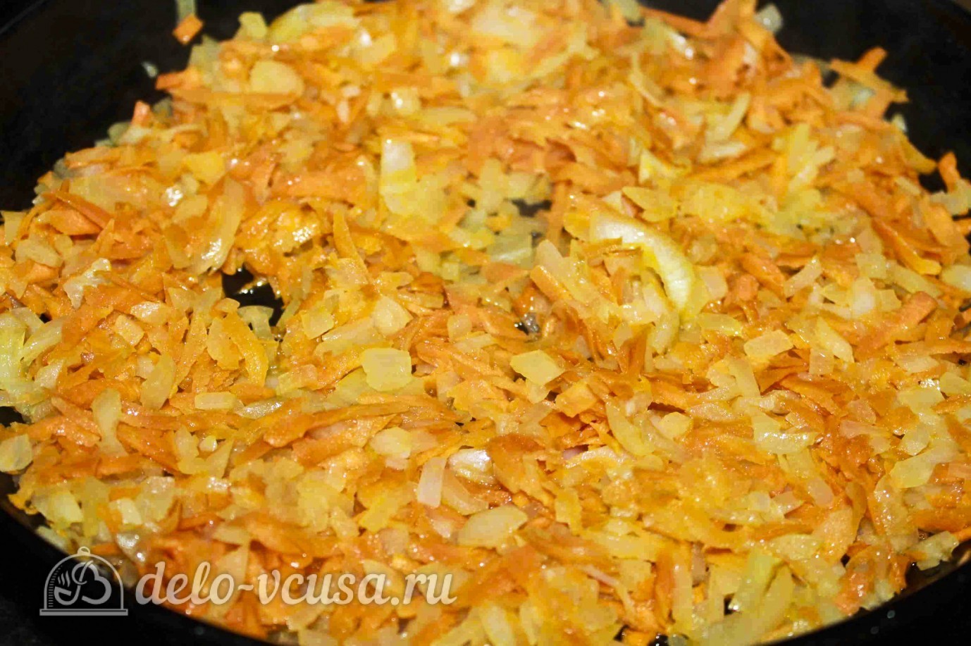 Шаг 1 приготовления Блины с курицей и морковью