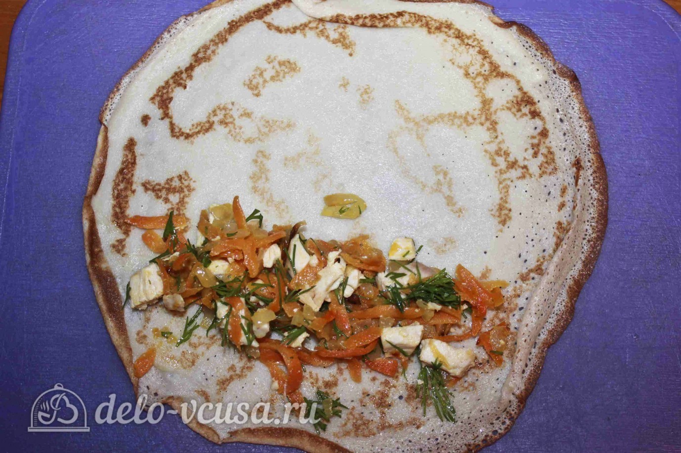 Шаг 6 приготовления Блины с курицей и морковью