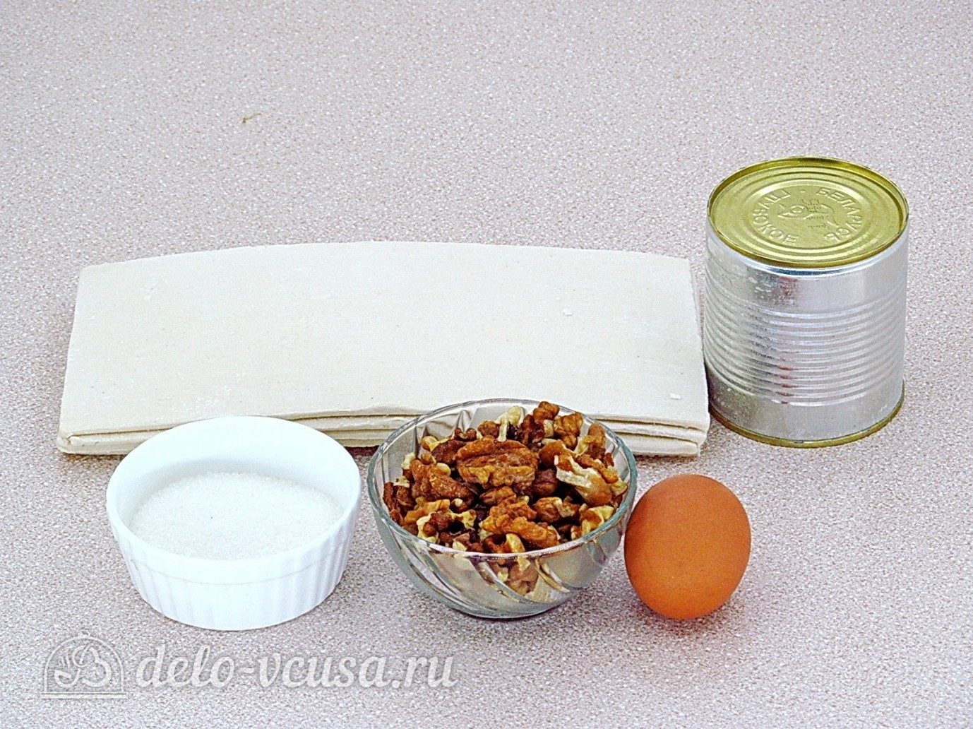 Ингредиенты Слойки с вареной сгущенкой и орехами Фото ингредиенты Слойки с вареной сгущенкой и орехами