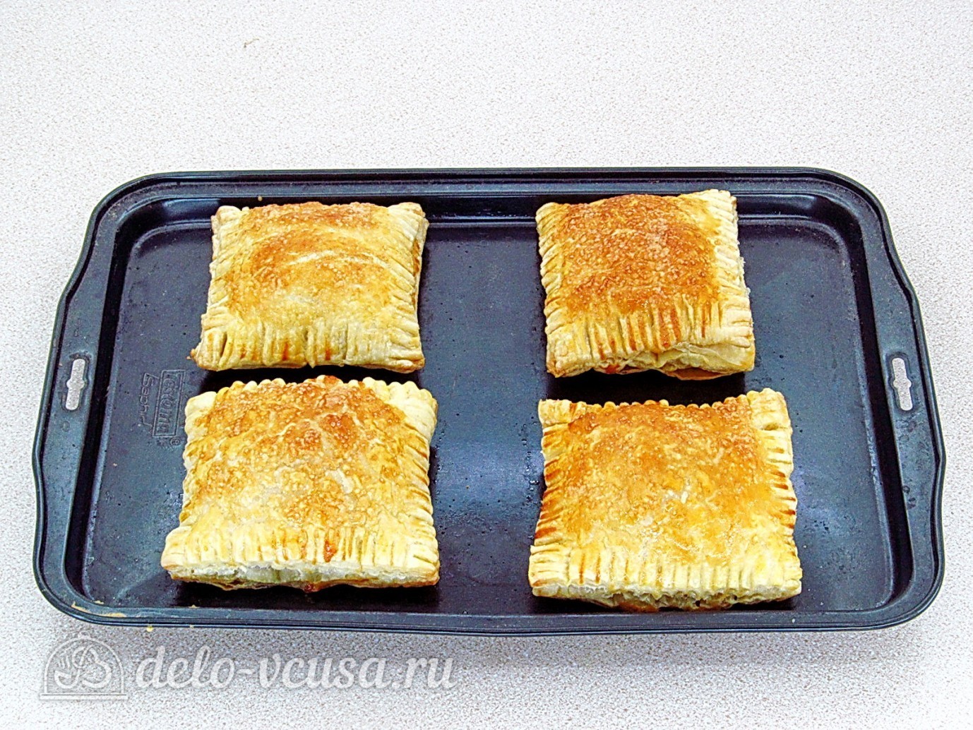 Шаг 10 приготовления Слойки с вареной сгущенкой и орехами