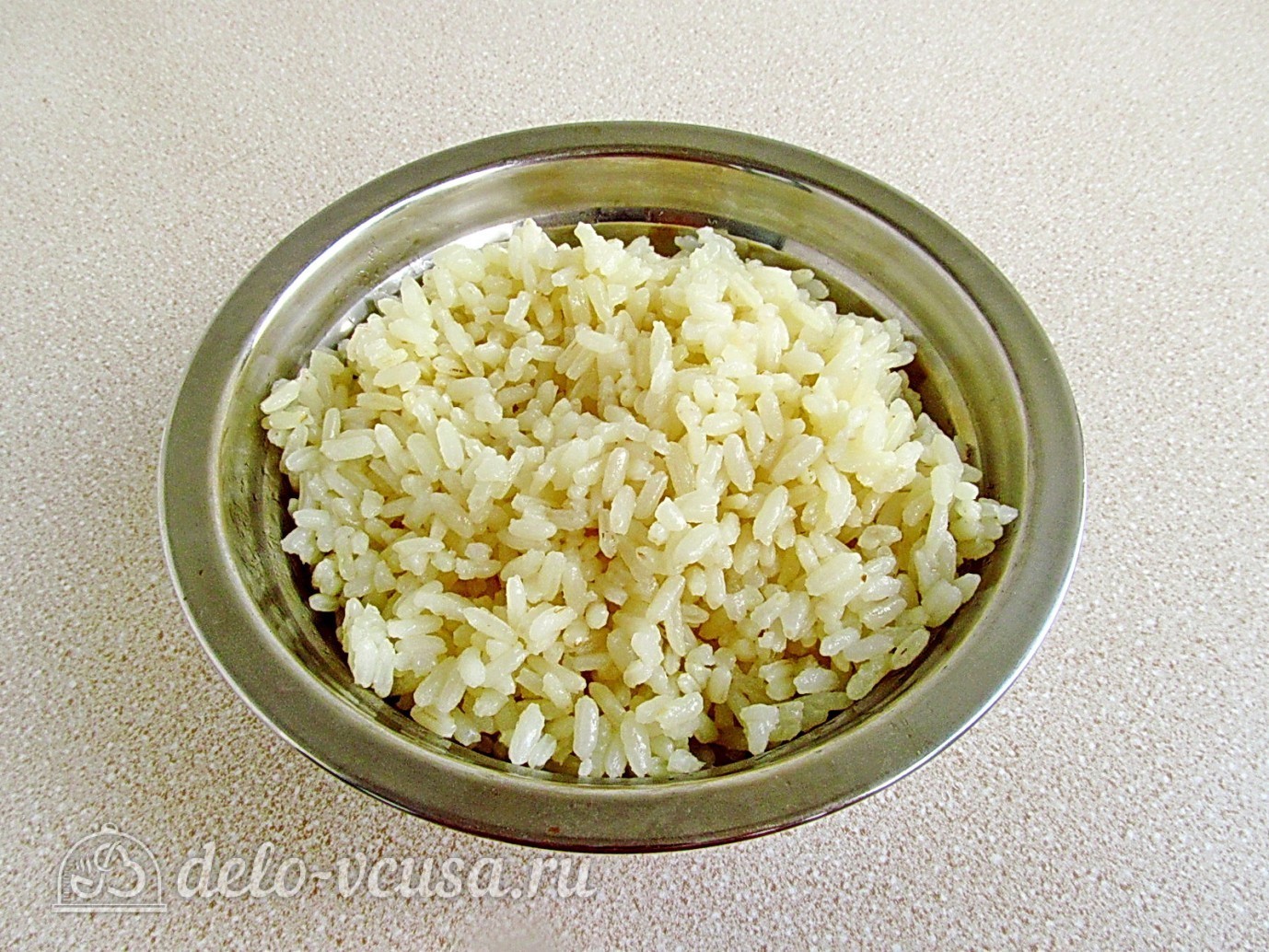 Шаг 2 приготовления Крабовый салат с рисом и кукурузой