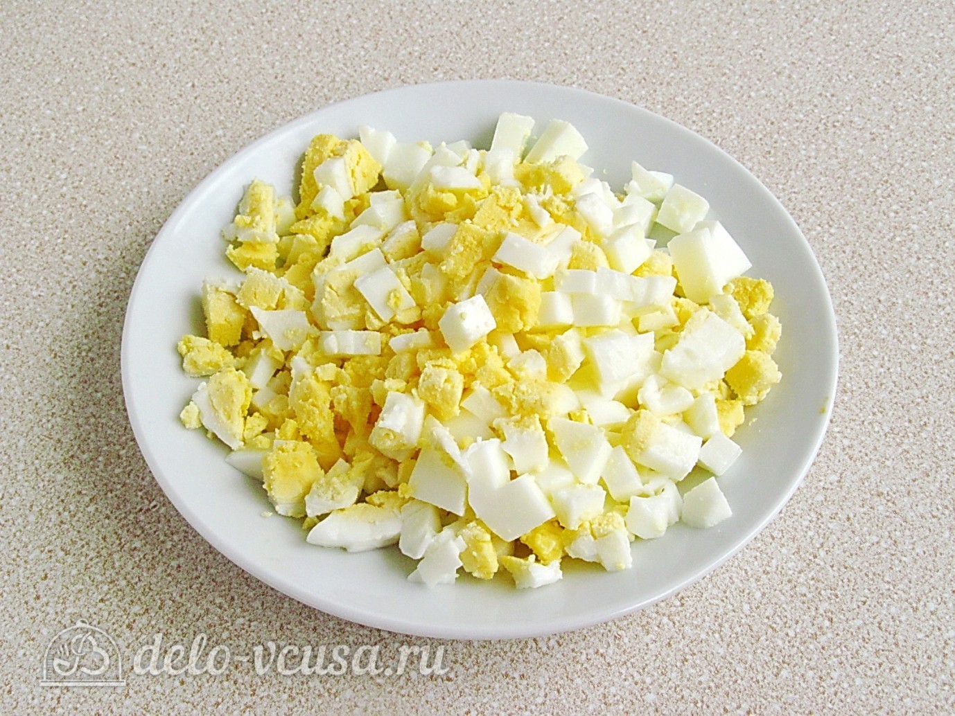 Шаг 3 приготовления Крабовый салат с рисом и кукурузой