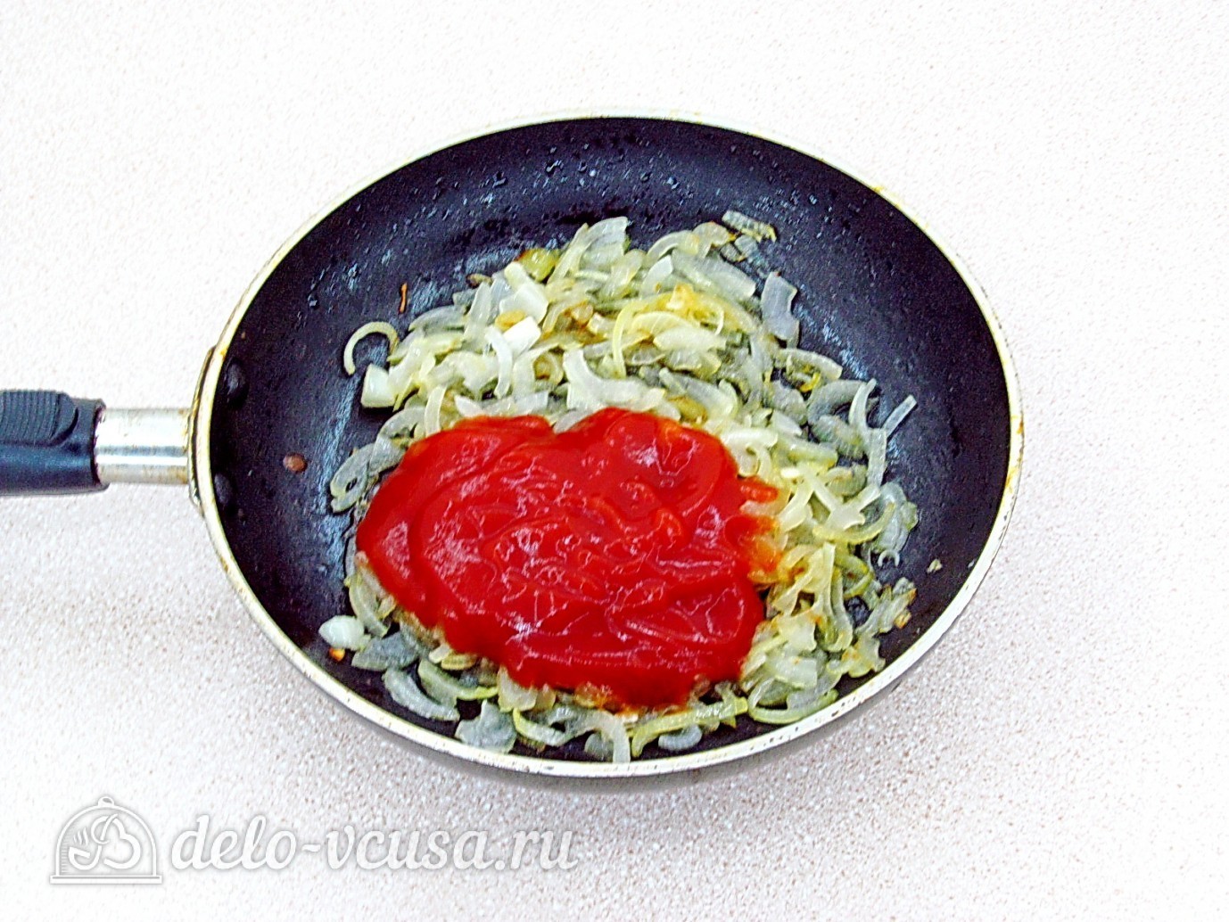 Шаг 4 приготовления Слойки с сосисками