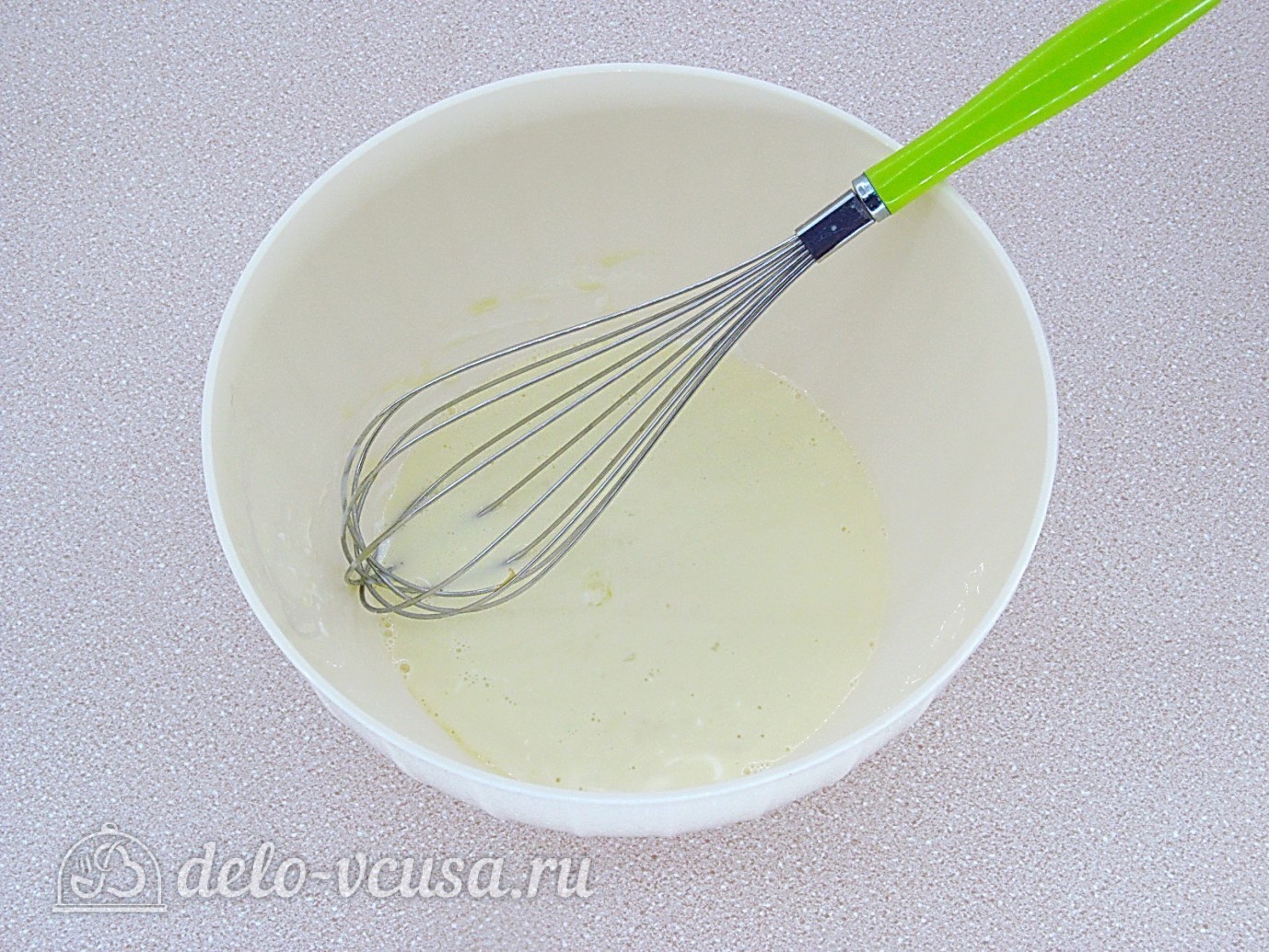 Шаг 3 приготовления Блины с яблоками и брусникой