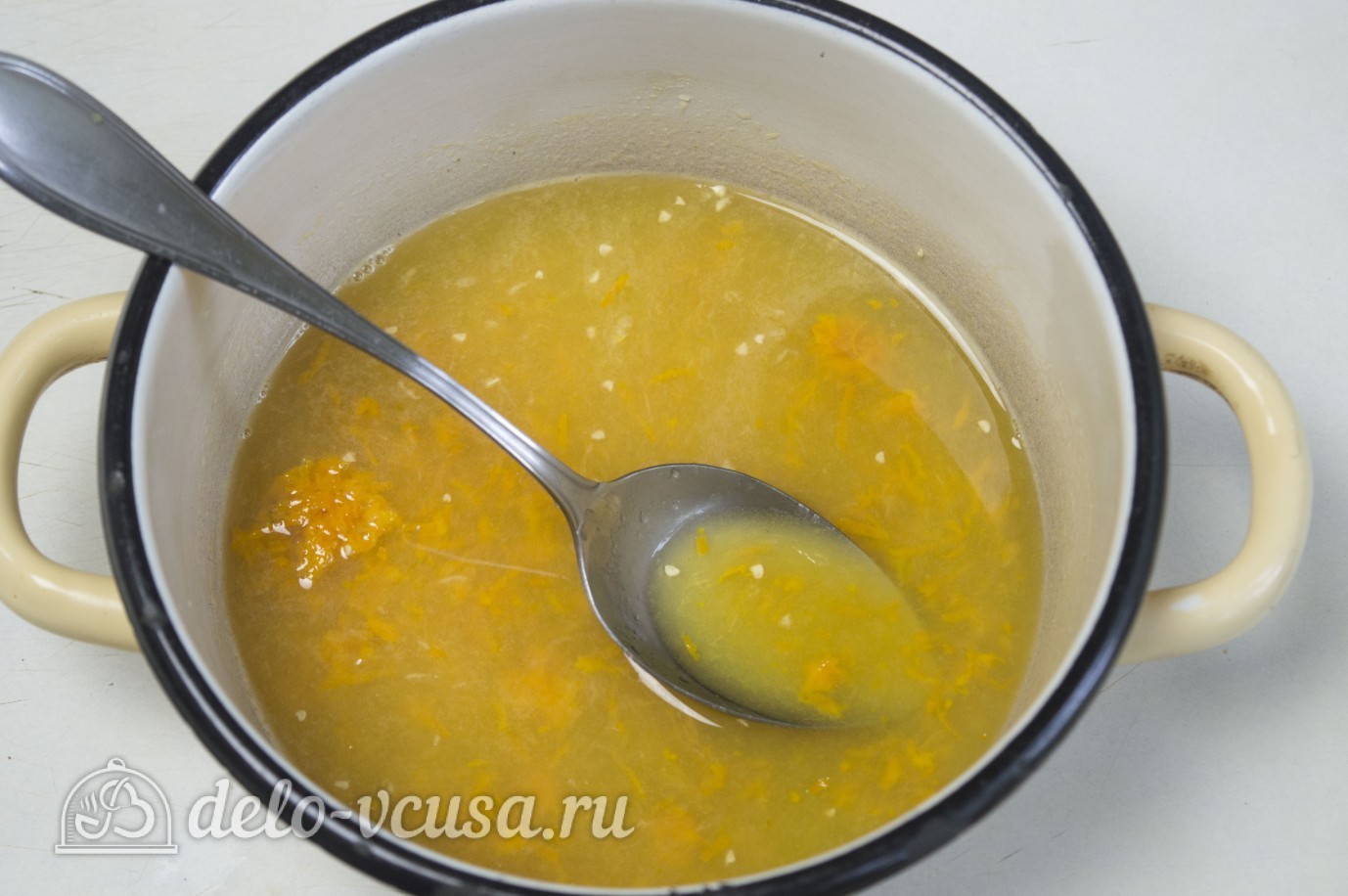Шаг 11 приготовления Карамельный медовик с апельсиновым кремом