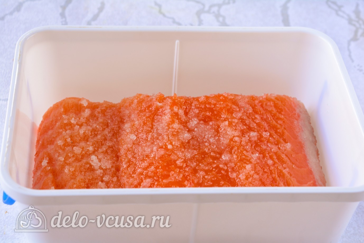 Шаг 3 приготовления Малосольная семга с коньяком
