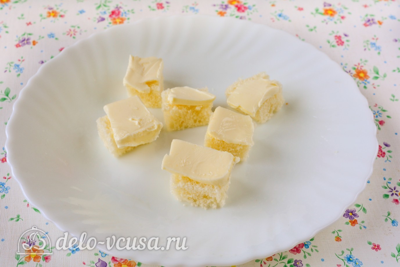 Шаг 2 приготовления Канапе с семгой и огурцом