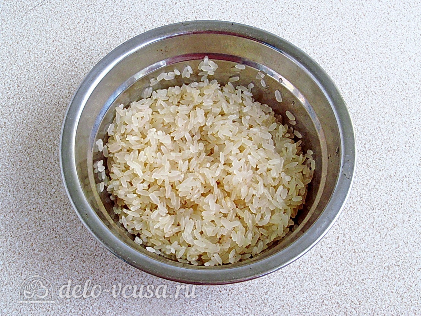 Шаг 1 приготовления Крабовый салат с рисом и огурцом
