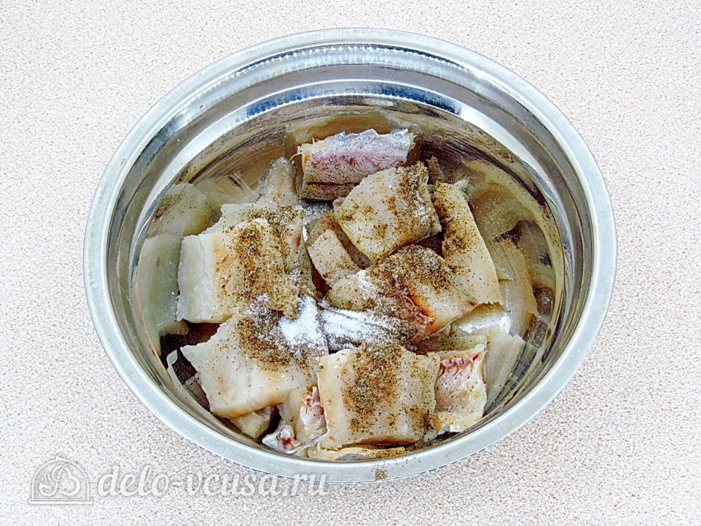 Шаг 4 приготовления Рыба, запеченная с капустой