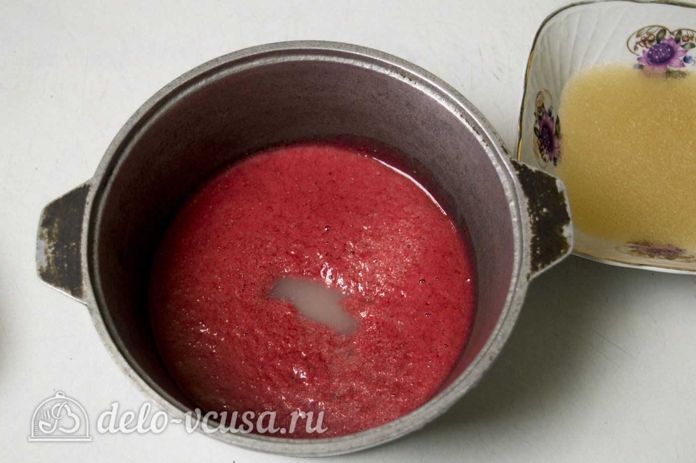 Шаг 11 приготовления Лимонно-клубничный муссовый торт
