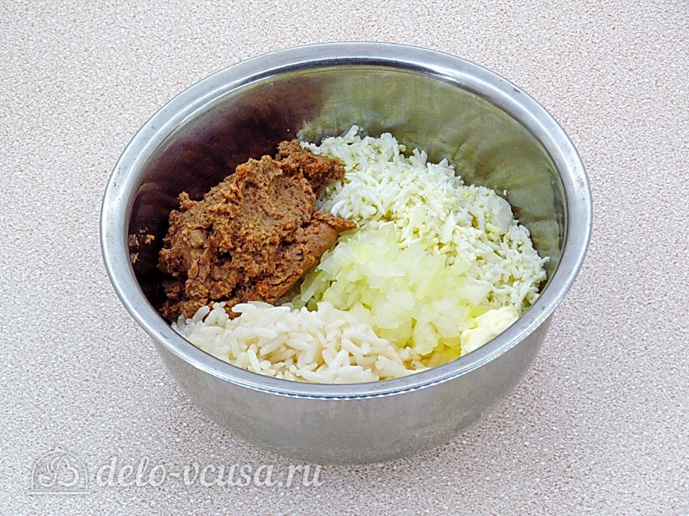 Шаг 4 приготовления Рисовые шарики со шпротами